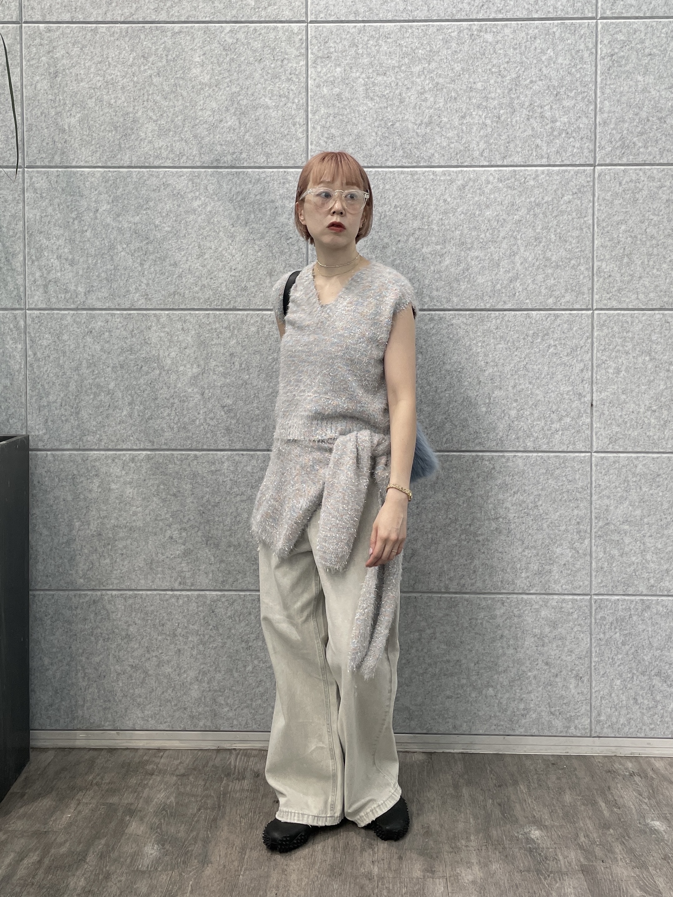 mikuさんの「INDIVI｜サイドギャザー ワイドデニム」を使ったコーディネート
