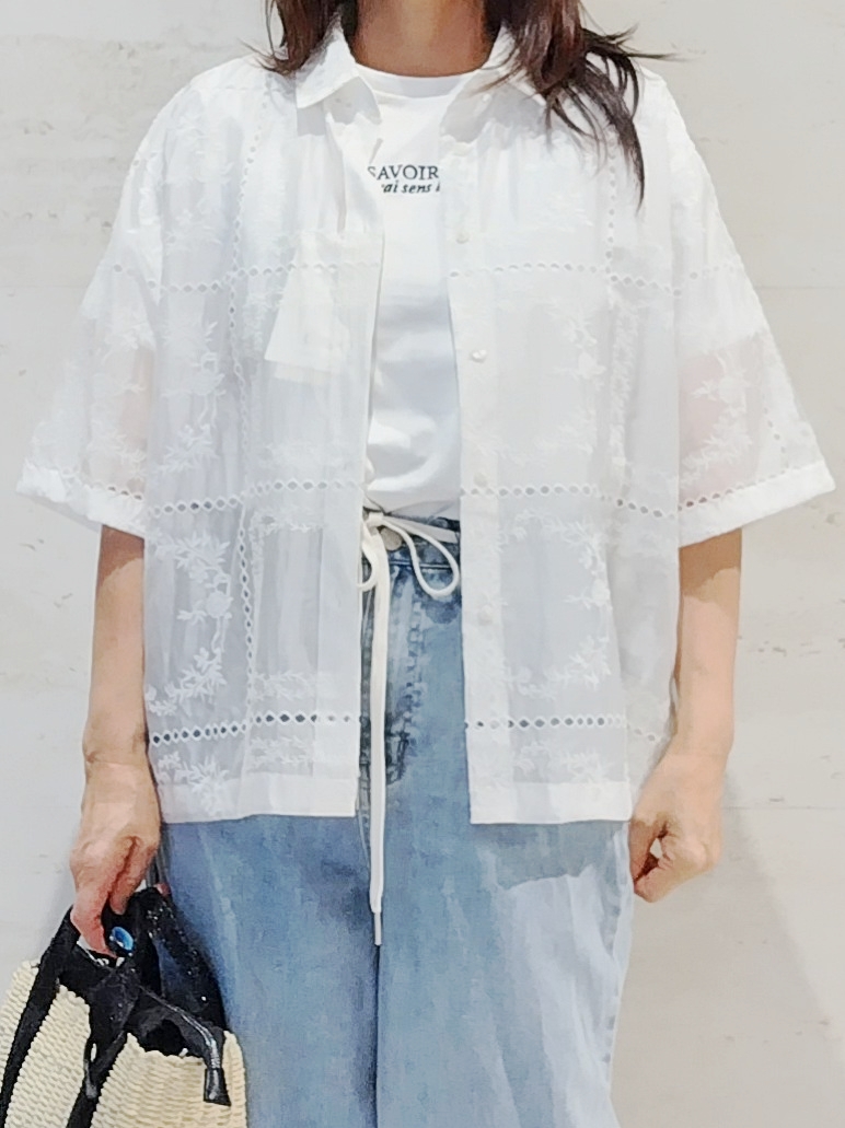 よしみさんの「OPAQUE.CLIP｜刺繍ハーフスリーブシャツ／セットアップ対応可【洗濯機OK】」を使ったコーディネート