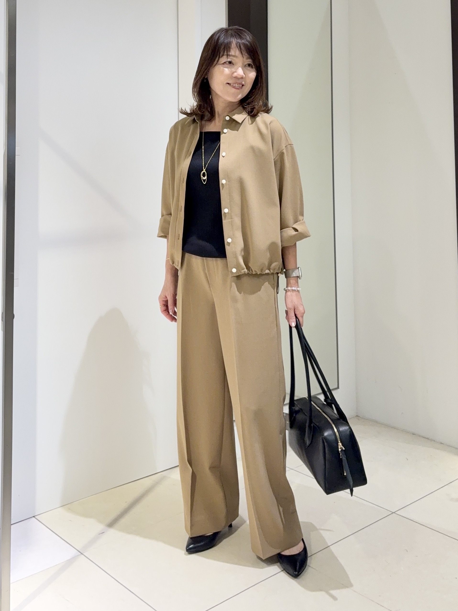 tomoさんの「UNTITLED｜【セットアップ可/UVカット/接触冷感】エアリークールドロストシャツ」を使ったコーディネート