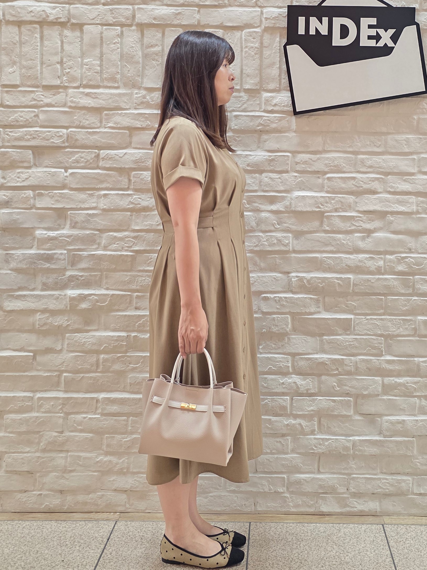 mamiさんの「index｜【接触冷感／吸水速乾／UVケア】リネンライクサイドベルトシャツワンピース《透け防止／洗濯機OK》」を使ったコーディネート