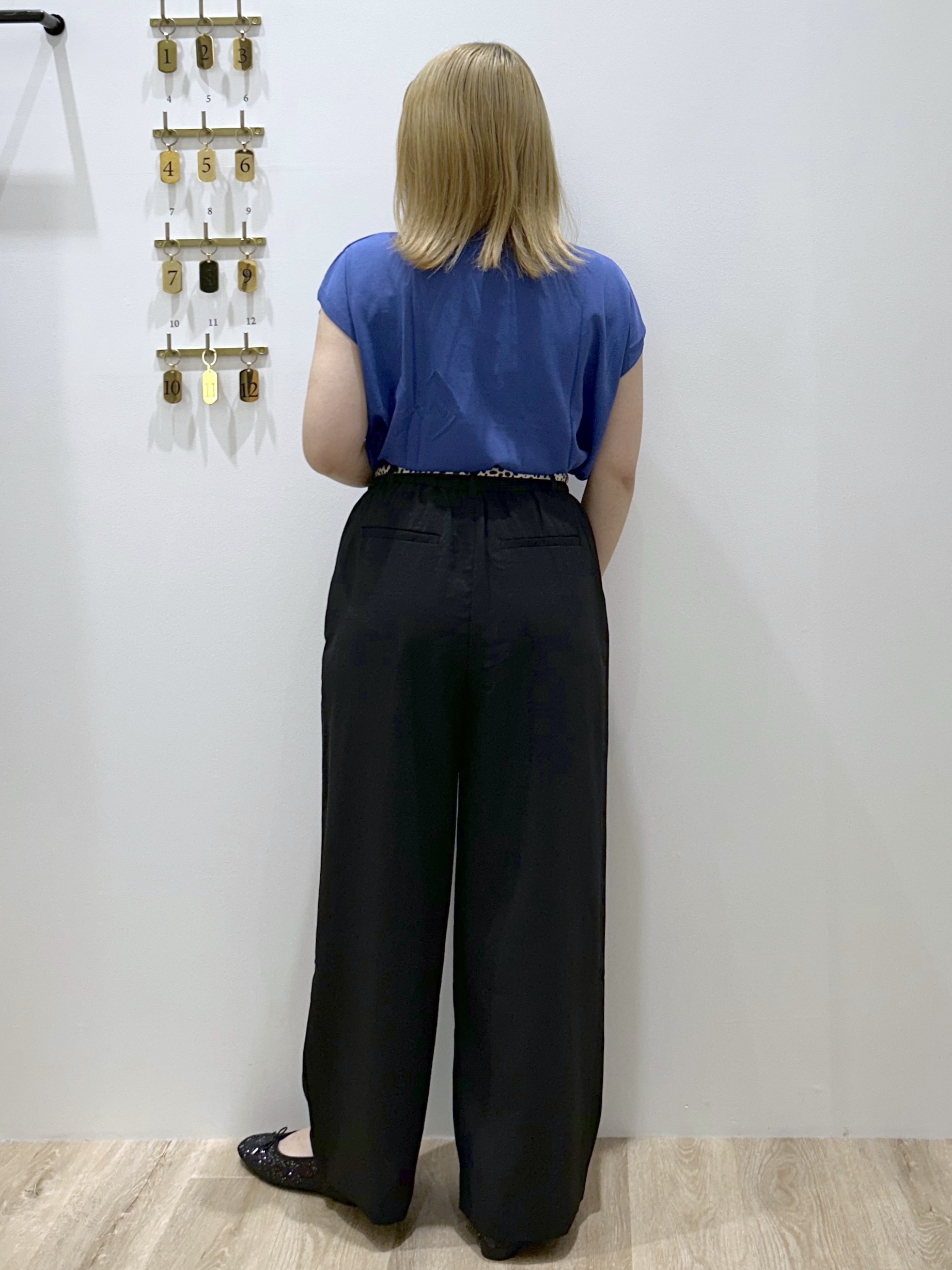 suzukaさんの「OPAQUE.CLIP｜【接触冷感／UV】フリルフレンチスリーブニット《洗濯機OK》」を使ったコーディネート
