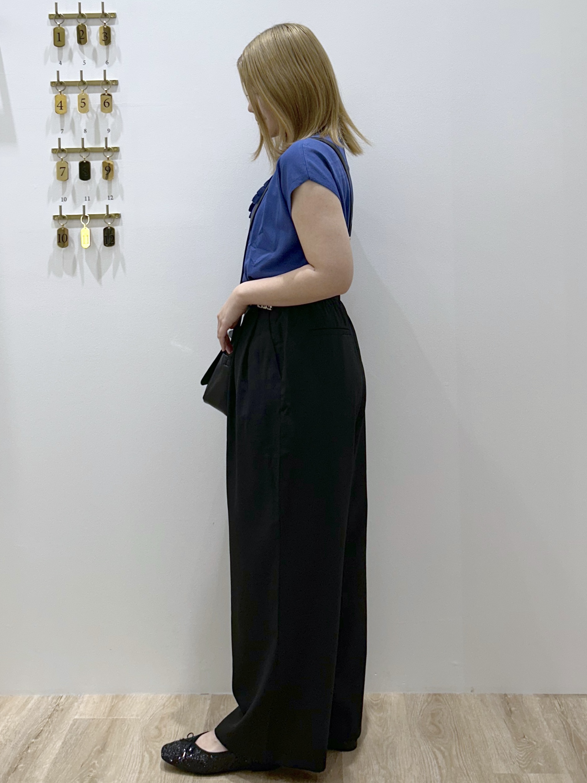 suzukaさんの「OPAQUE.CLIP｜【接触冷感／UV】フリルフレンチスリーブニット《洗濯機OK》」を使ったコーディネート
