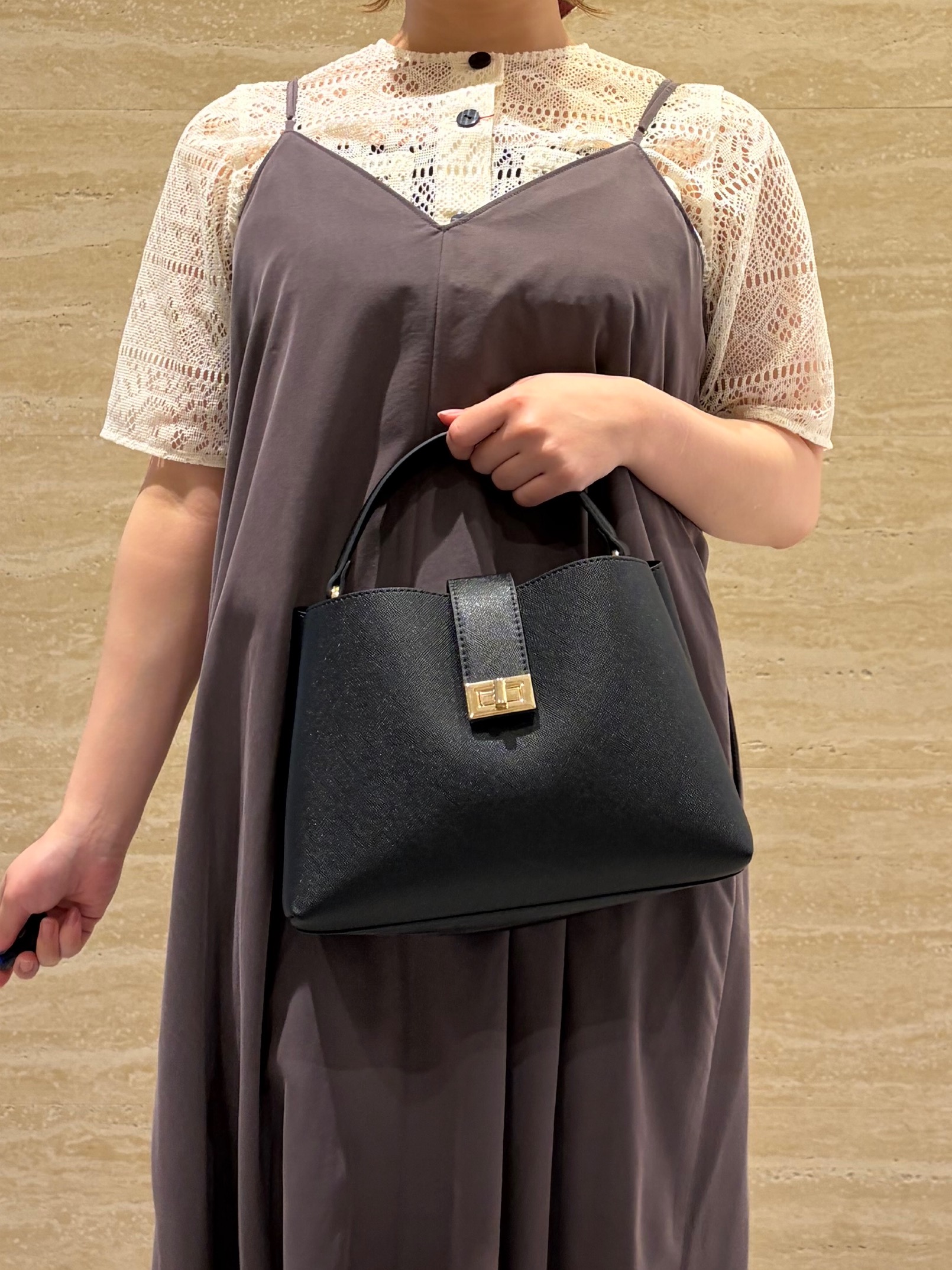 yiさんの「OPAQUE.CLIP｜透かしレースカーディガン【洗濯機OK】」を使ったコーディネート