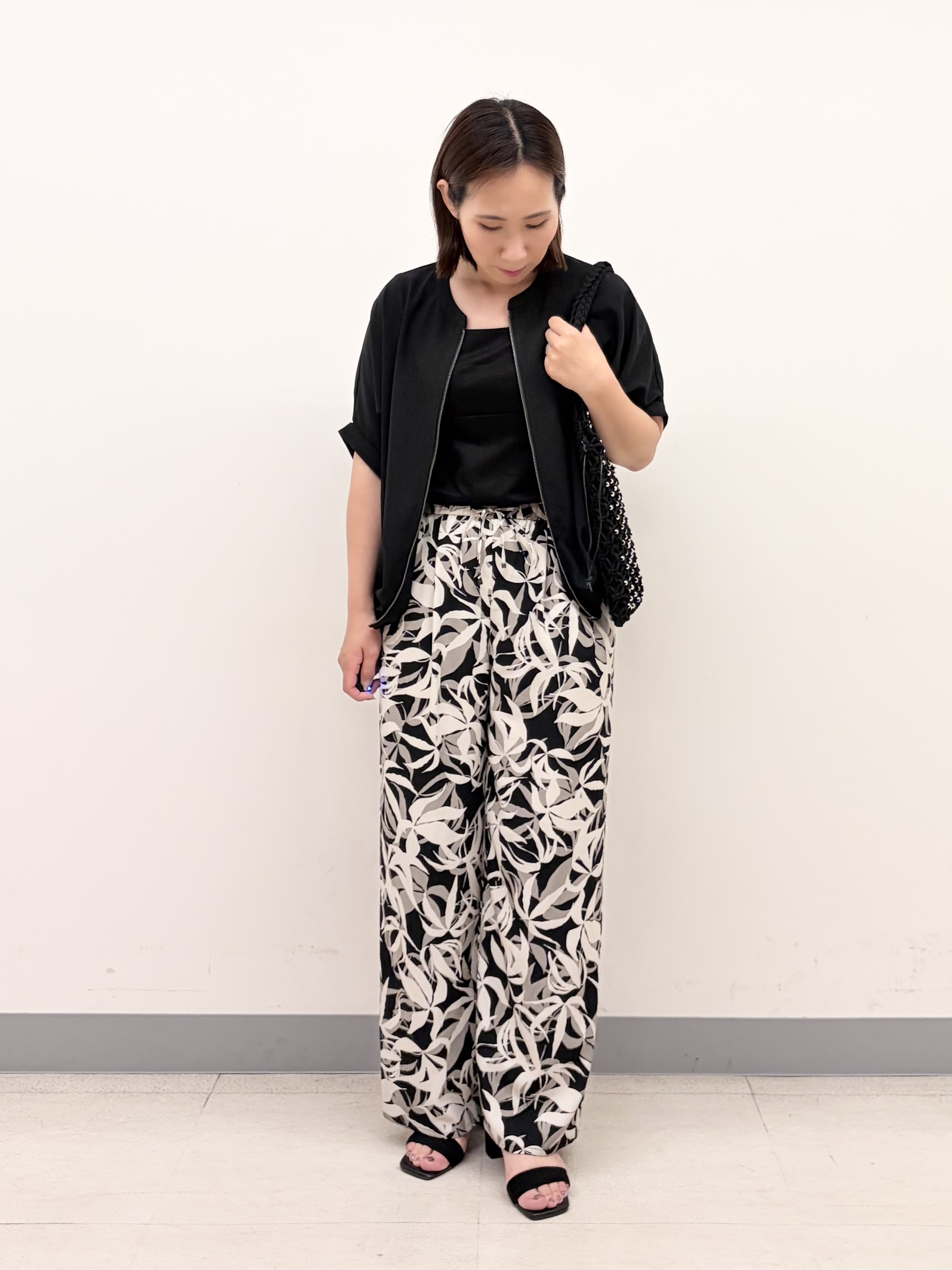 YUKARIさんの「INDIVI｜【着る日傘】ドルマンフォルムブルゾン」を使ったコーディネート