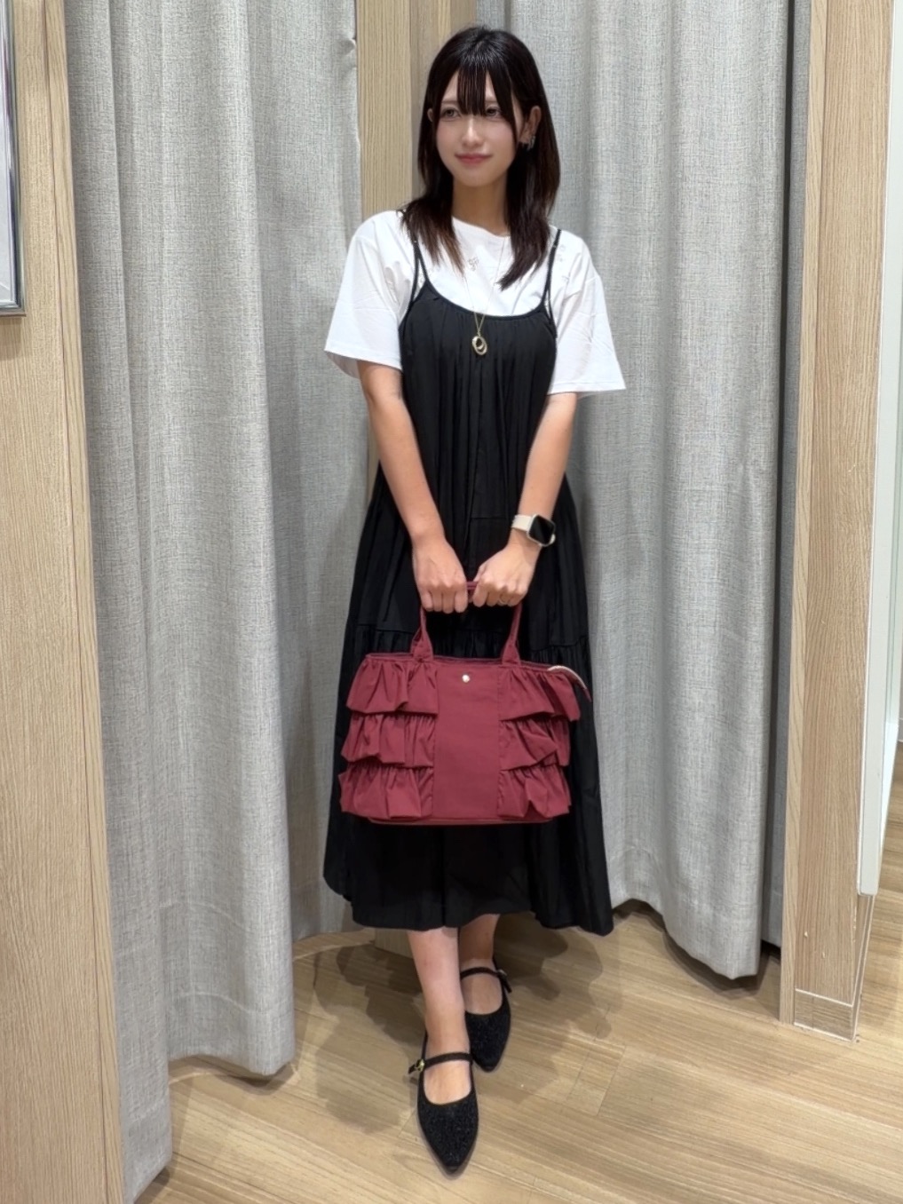 Fumikaさんの「grove｜フラワーモチーフスパンコールTシャツ」を使ったコーディネート