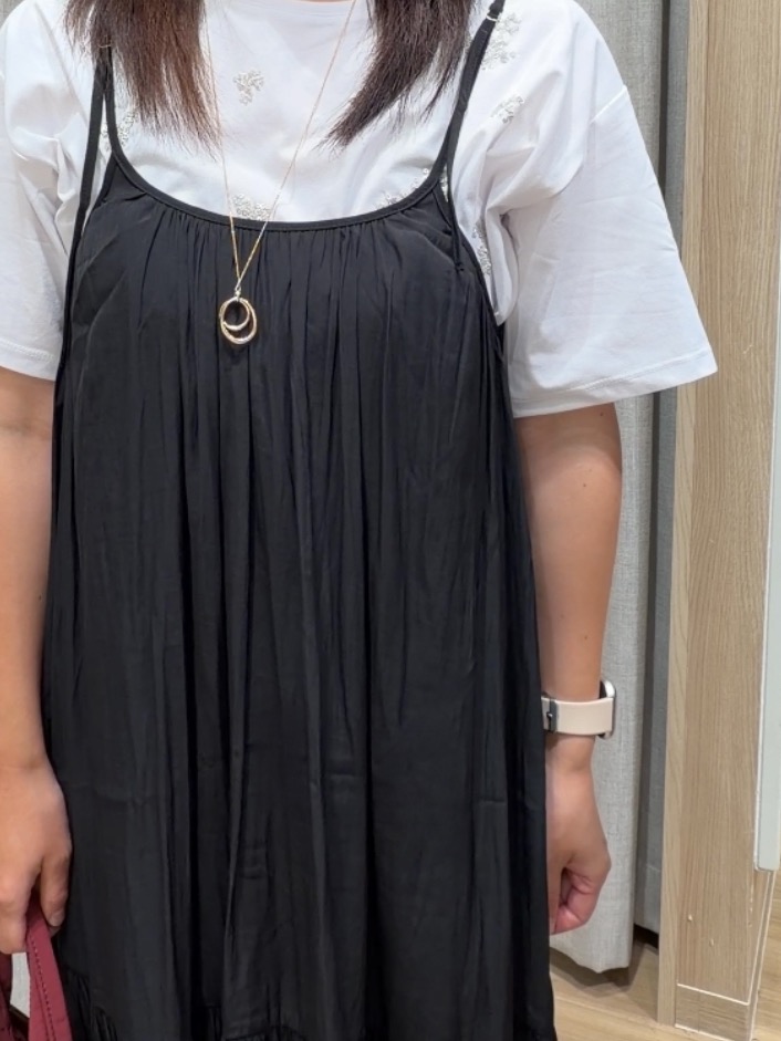Fumikaさんの「grove｜フラワーモチーフスパンコールTシャツ」を使ったコーディネート