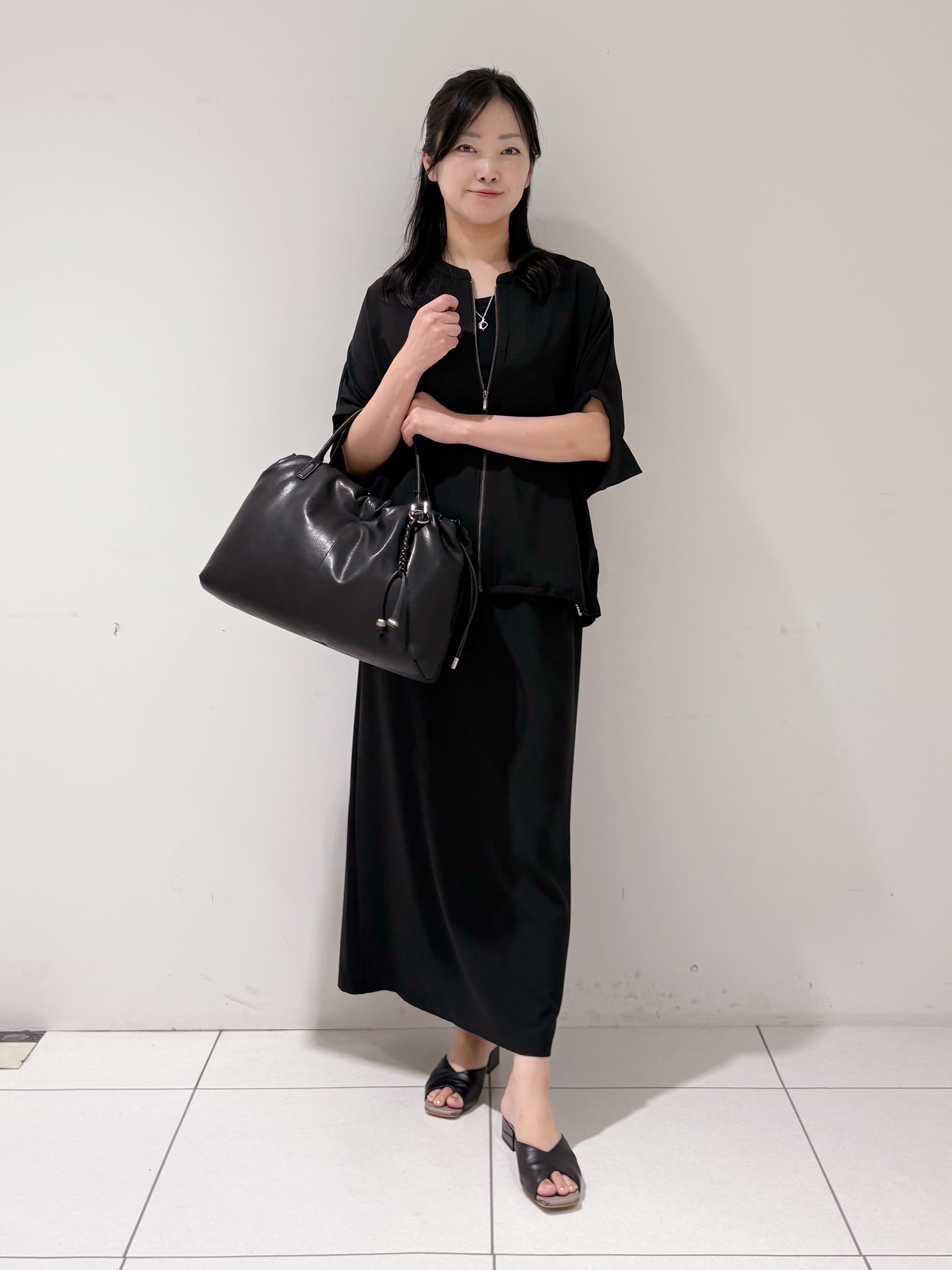 momokoさんの「INDIVI｜【着る日傘】ドルマンフォルムブルゾン」を使ったコーディネート