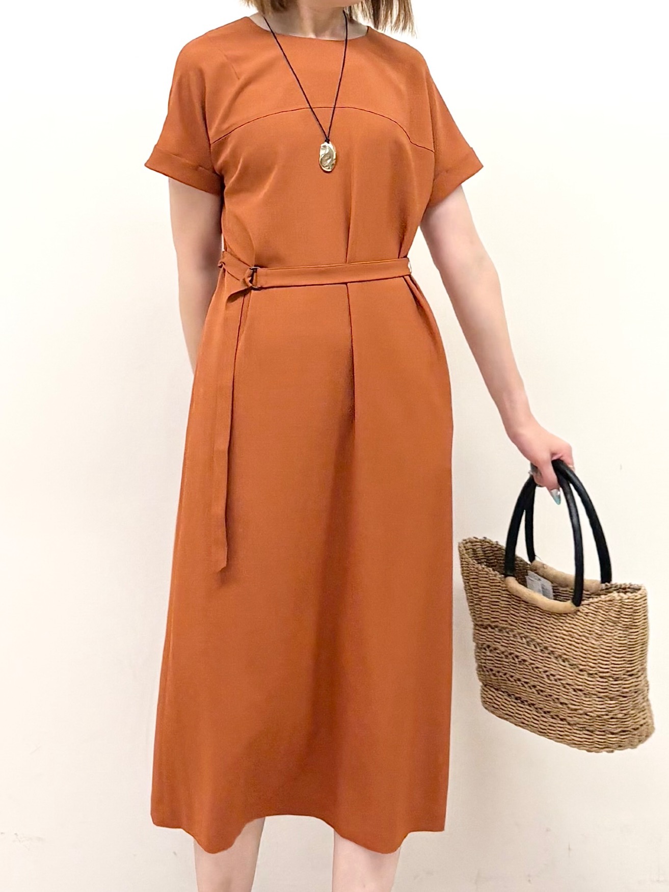 まいこさんの「INDIVI｜【華奢見え】ベルト付きナローワンピース」を使ったコーディネート