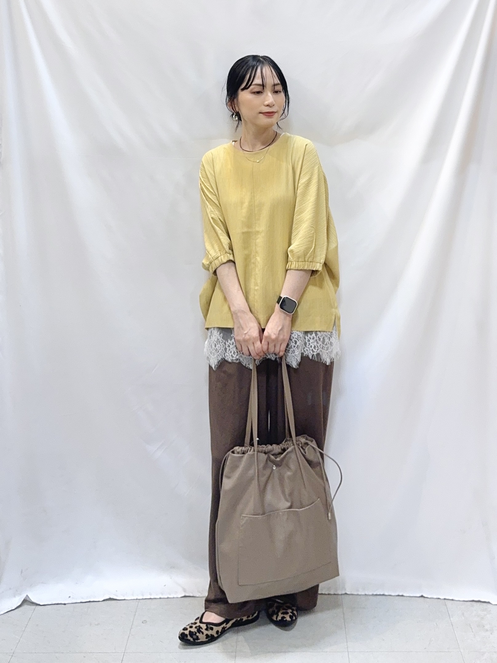 𝐇𝐢𝐫𝐨𝐦𝐢さんの「SHOO･LA･RUE｜【インせず着られる/洗濯後しわになりにくい】シボシボドルマンブラウス」を使ったコーディネート