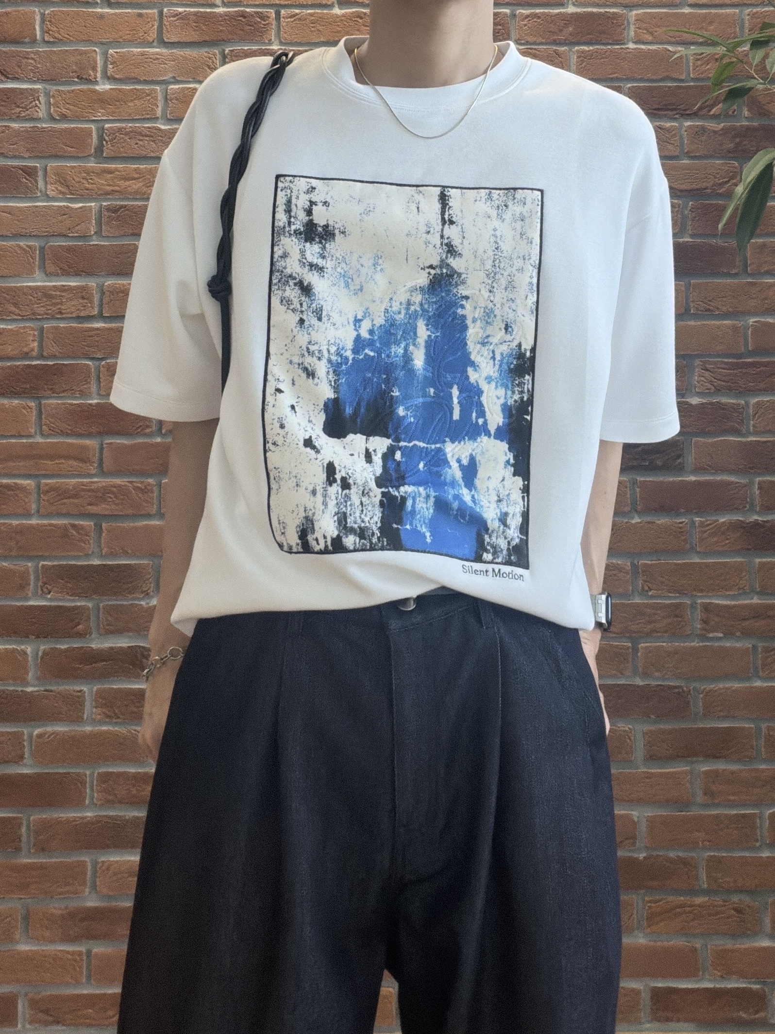 ドイさんの「tk.TAKEO KIKUCHI｜コンシールドエンブロTシャツ」を使ったコーディネート