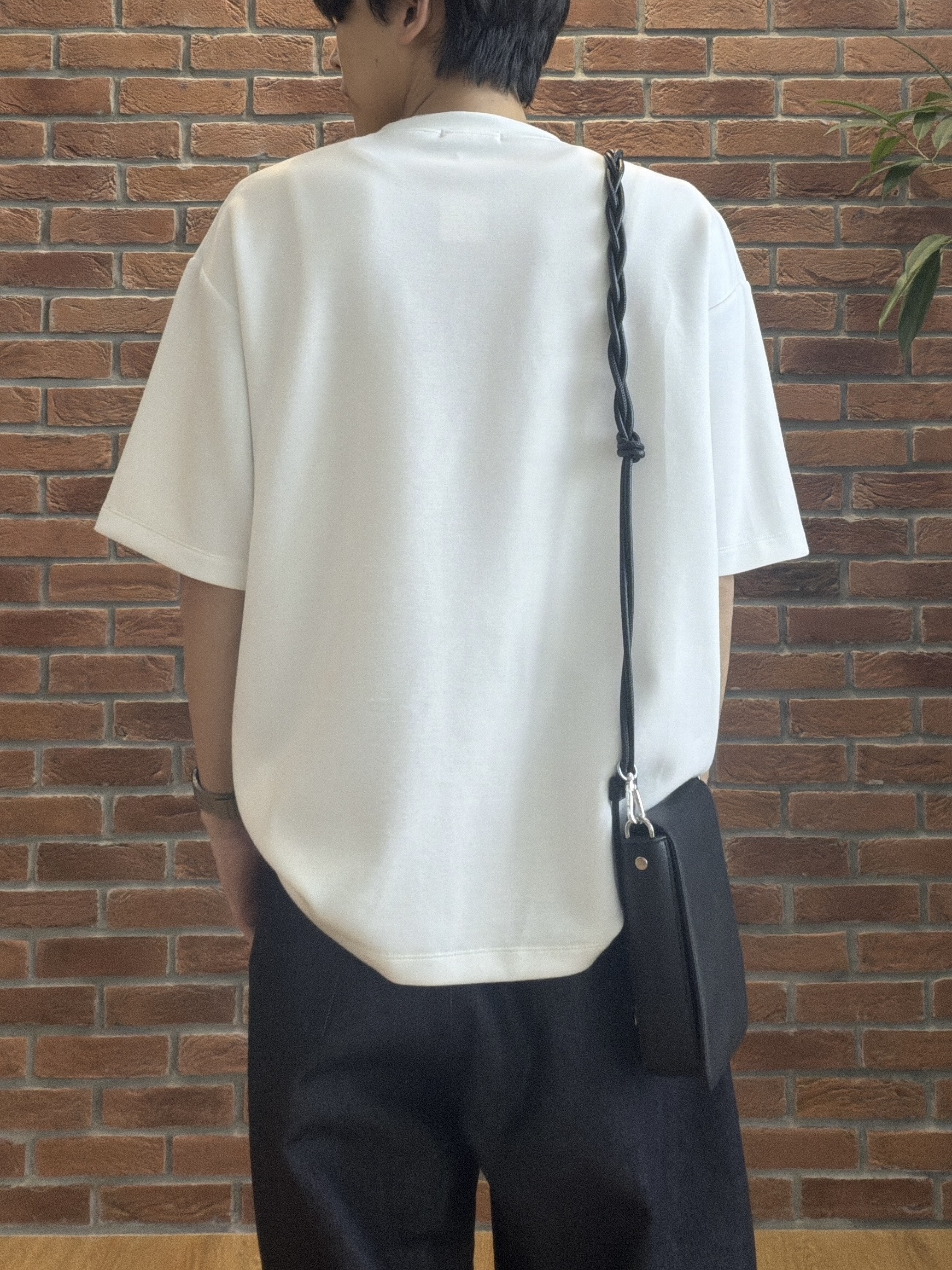 ドイさんの「tk.TAKEO KIKUCHI｜コンシールドエンブロTシャツ」を使ったコーディネート