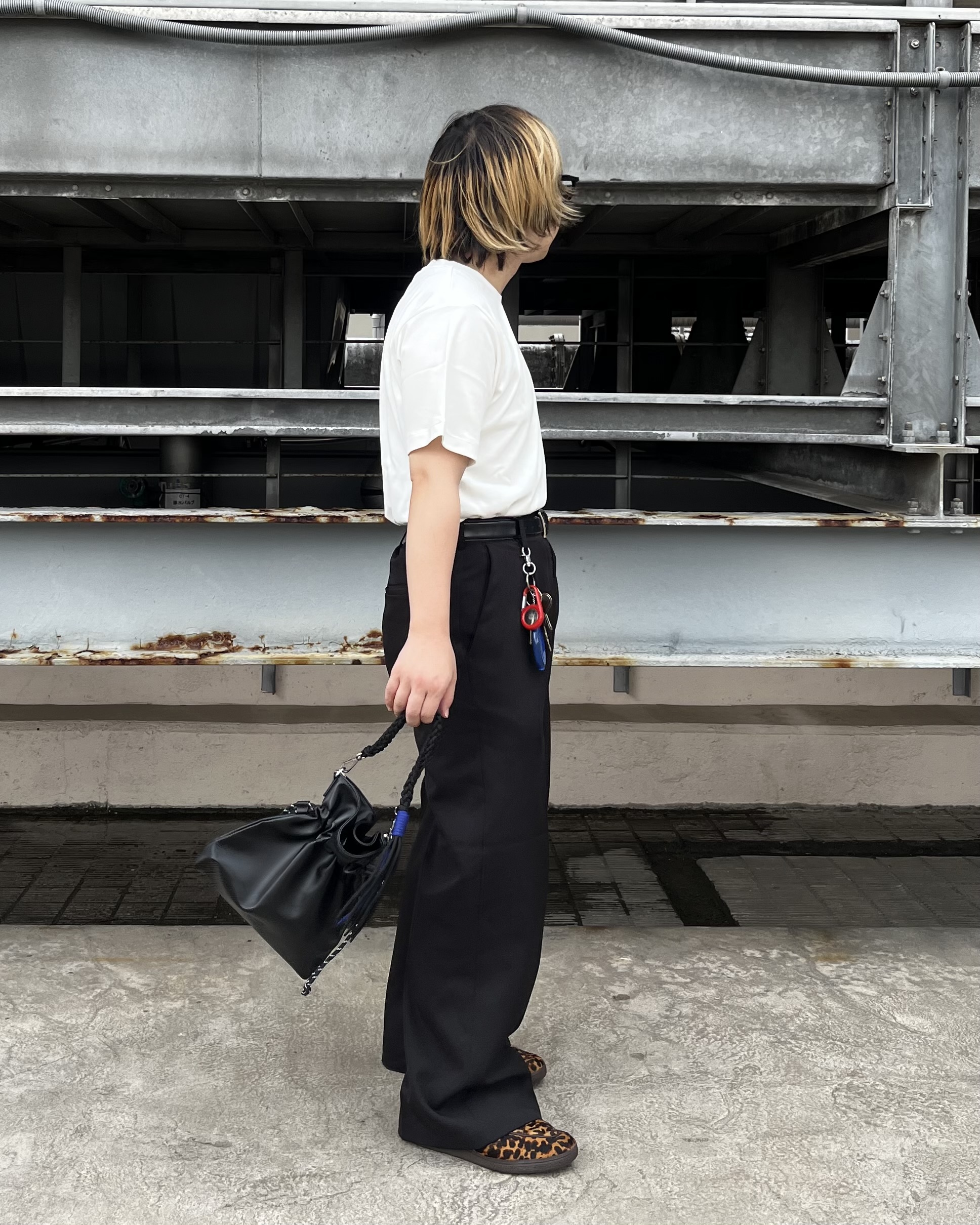 taigaさんの「tk.TAKEO KIKUCHI｜【防シワ／ストレッチ/セット対応可】smart shift seriesワイドストレートパンツ」を使ったコーディネート