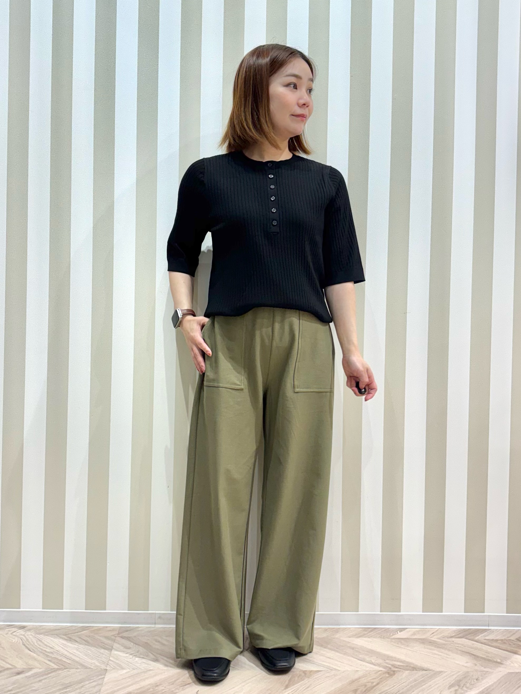ナギさんの「SHOO･LA･RUE｜【S-LL】抜け感ある着こなしに ヘンリーネック リブニット」を使ったコーディネート