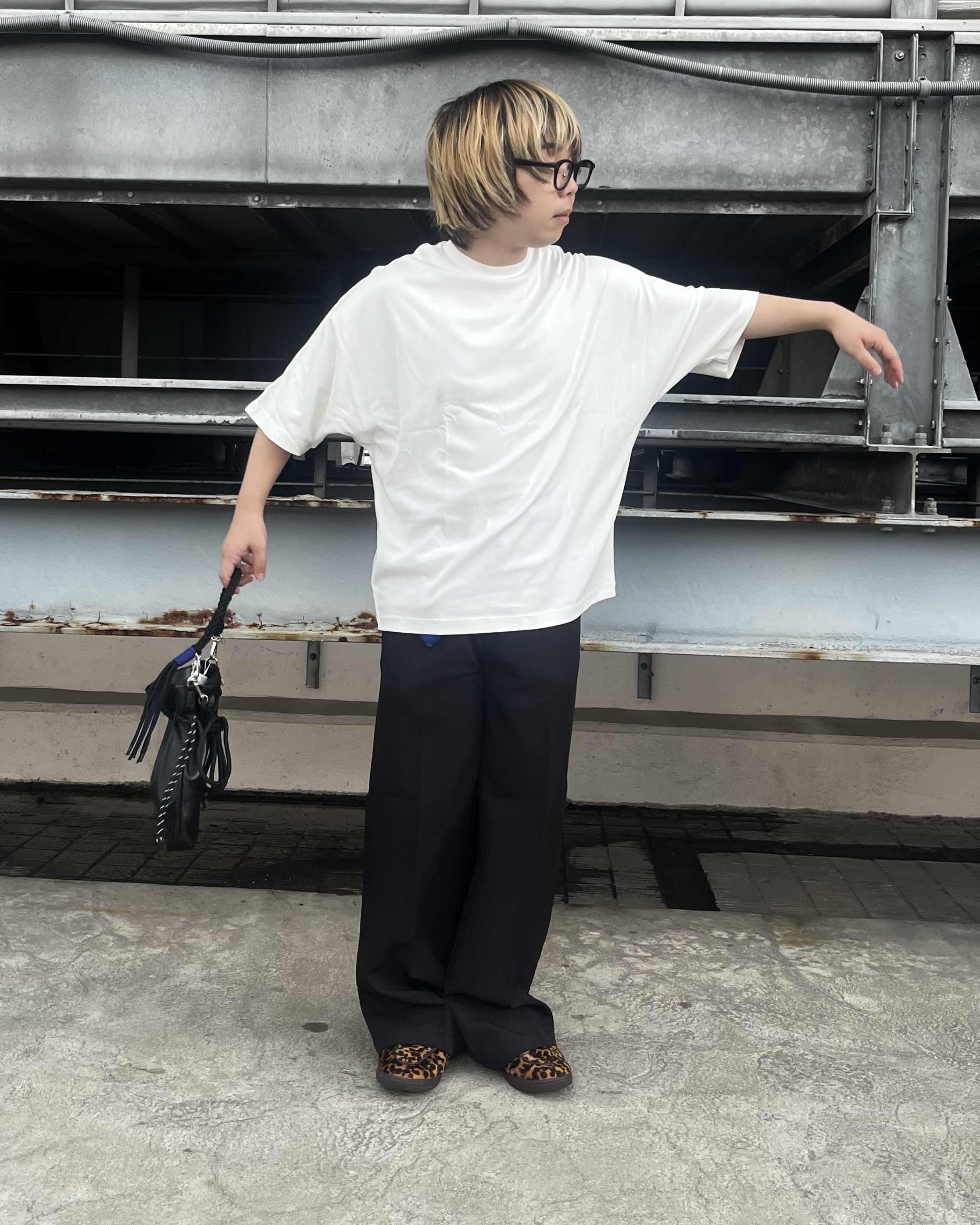 taigaさんの「tk.TAKEO KIKUCHI｜【防シワ／ストレッチ/セット対応可】smart shift seriesワイドストレートパンツ」を使ったコーディネート