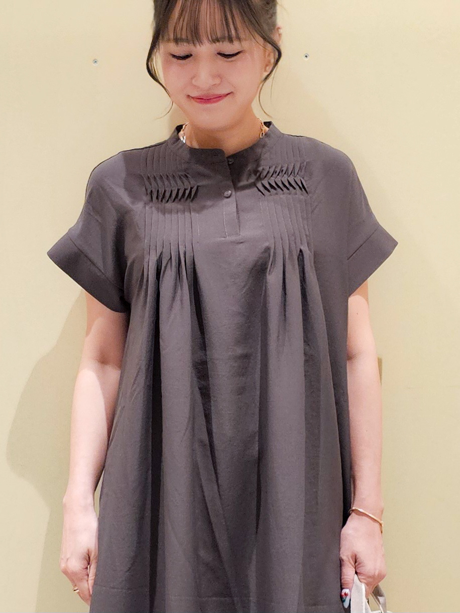 ゆゆさんの「SHOO･LA･RUE｜【S-LL/洗濯機可】ピンタックデザインがサマ見え Aラインワンピース」を使ったコーディネート