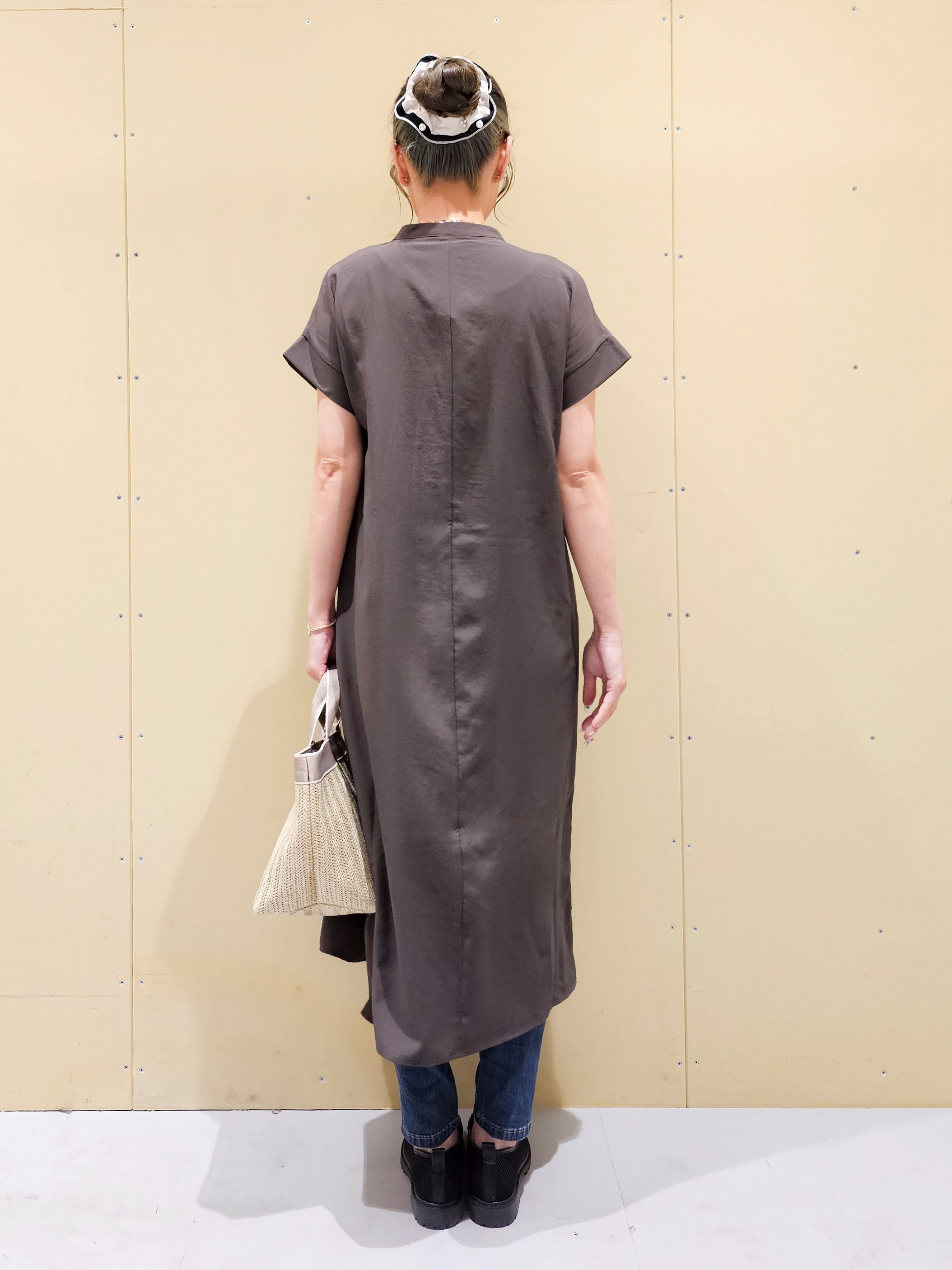 ゆゆさんの「SHOO･LA･RUE｜【S-LL/洗濯機可】ピンタックデザインがサマ見え Aラインワンピース」を使ったコーディネート