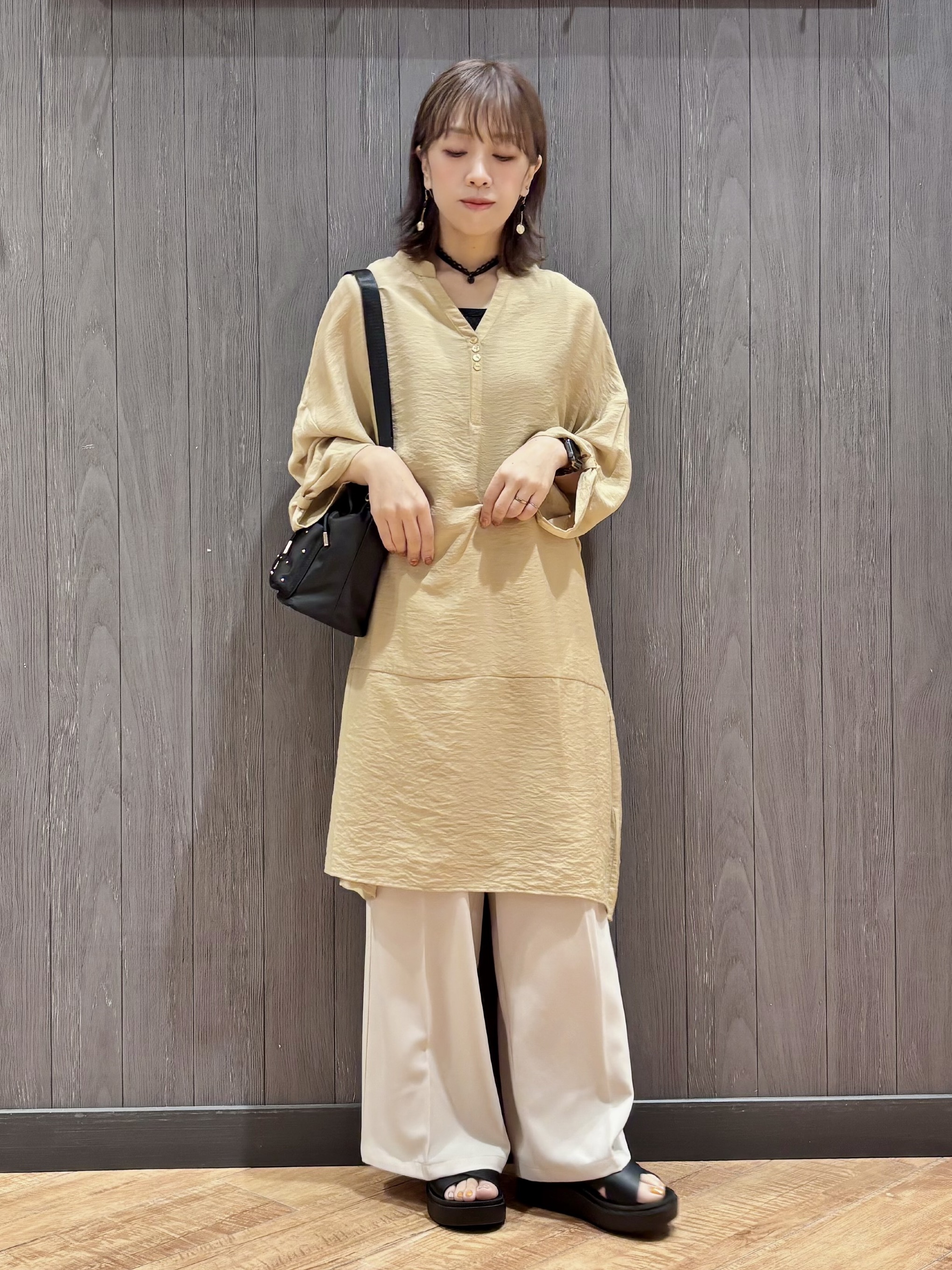 meiさんの「SHOO･LA･RUE｜【ひんやり/S-LL/洗濯後しわになりにくい】体型カバーにも ゆるっとリラックスチュニック」を使ったコーディネート