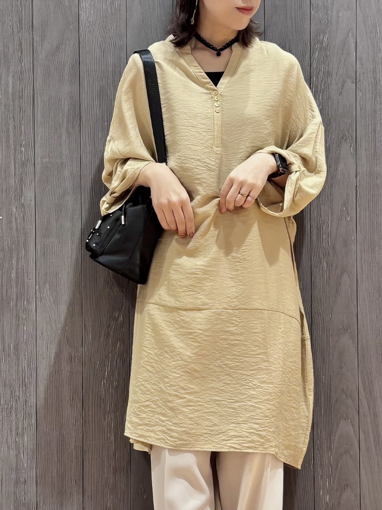 meiさんの「SHOO･LA･RUE｜【ひんやり/S-LL/洗濯後しわになりにくい】体型カバーにも ゆるっとリラックスチュニック」を使ったコーディネート