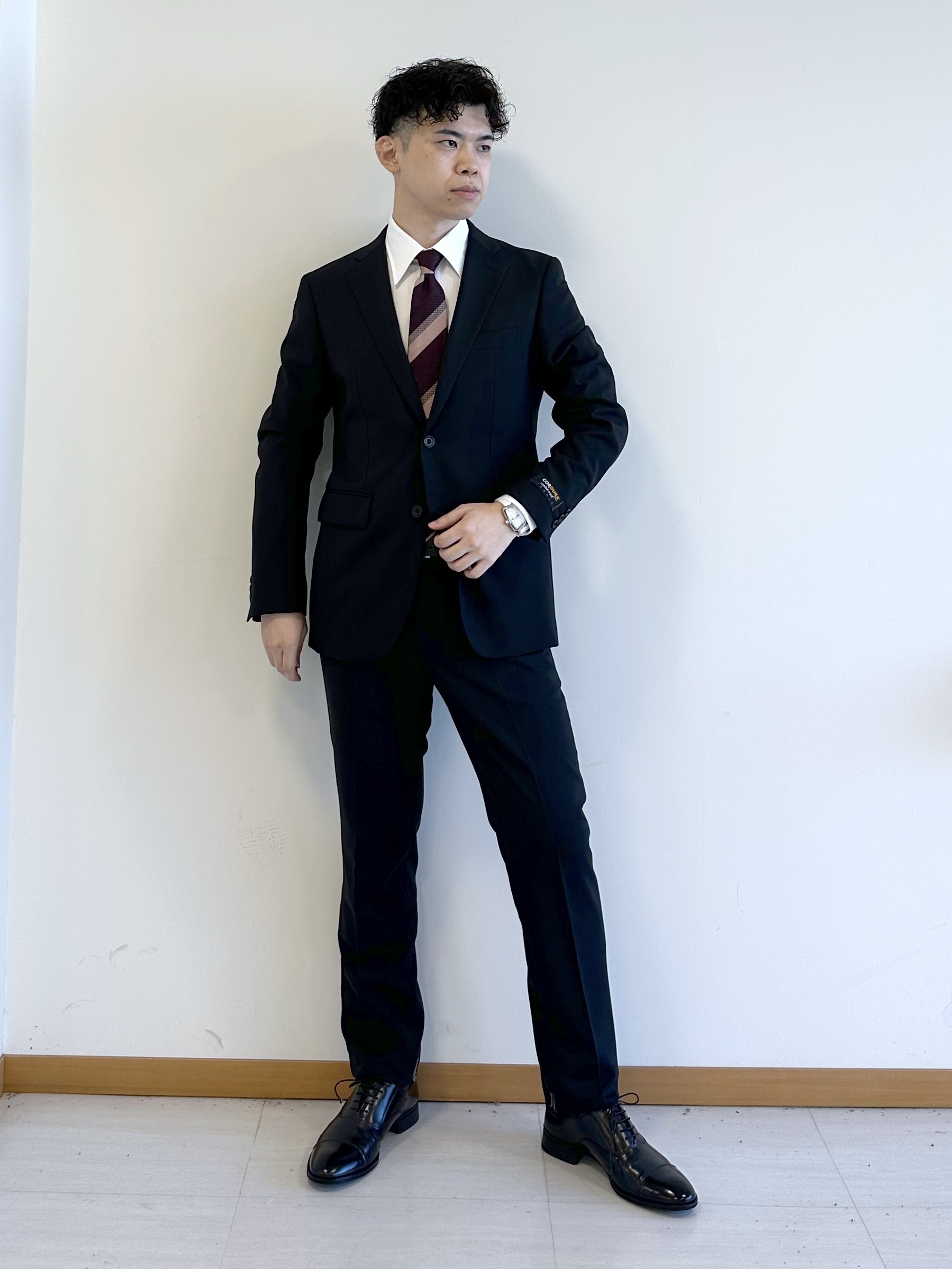 イッシーさんの「TAKEO KIKUCHI｜【Begin掲載】コーデュラ（R）夏素材ウールトロ　ストレッチスーツ」を使ったコーディネート