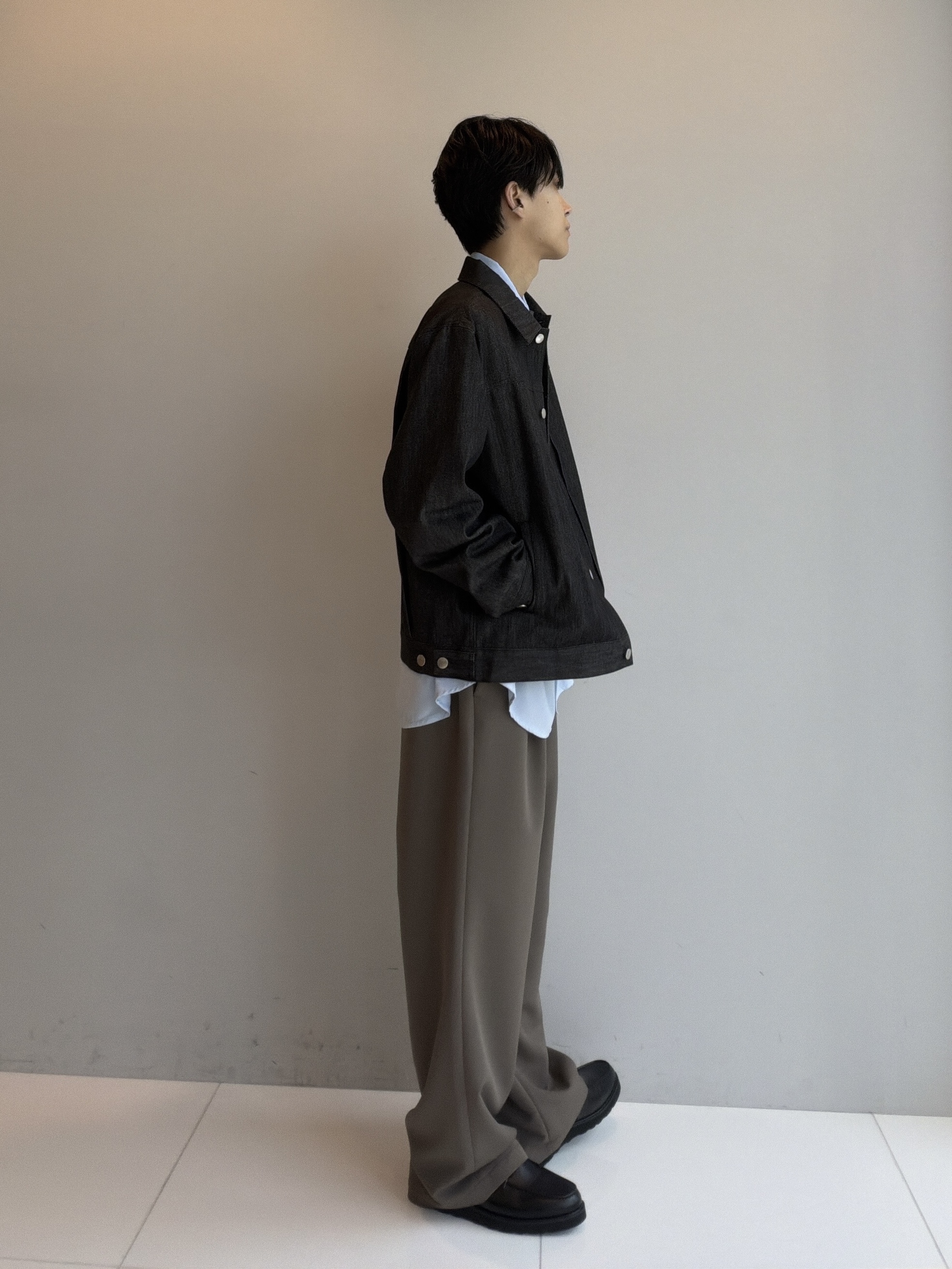 ドイさんの「tk.TAKEO KIKUCHI｜【防シワ／ストレッチ/セット対応可】smart shiftシリーズ バレルシルエットパンツ」を使ったコーディネート