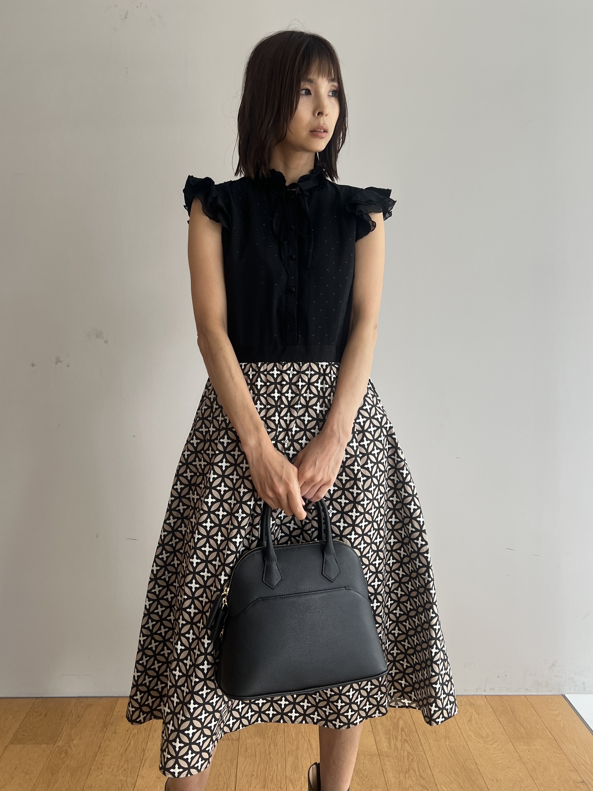 misaさんの「DRESSTERIOR｜◆mica della valle（ミカデラヴァッレ）Katia ハンドバッグ」を使ったコーディネート