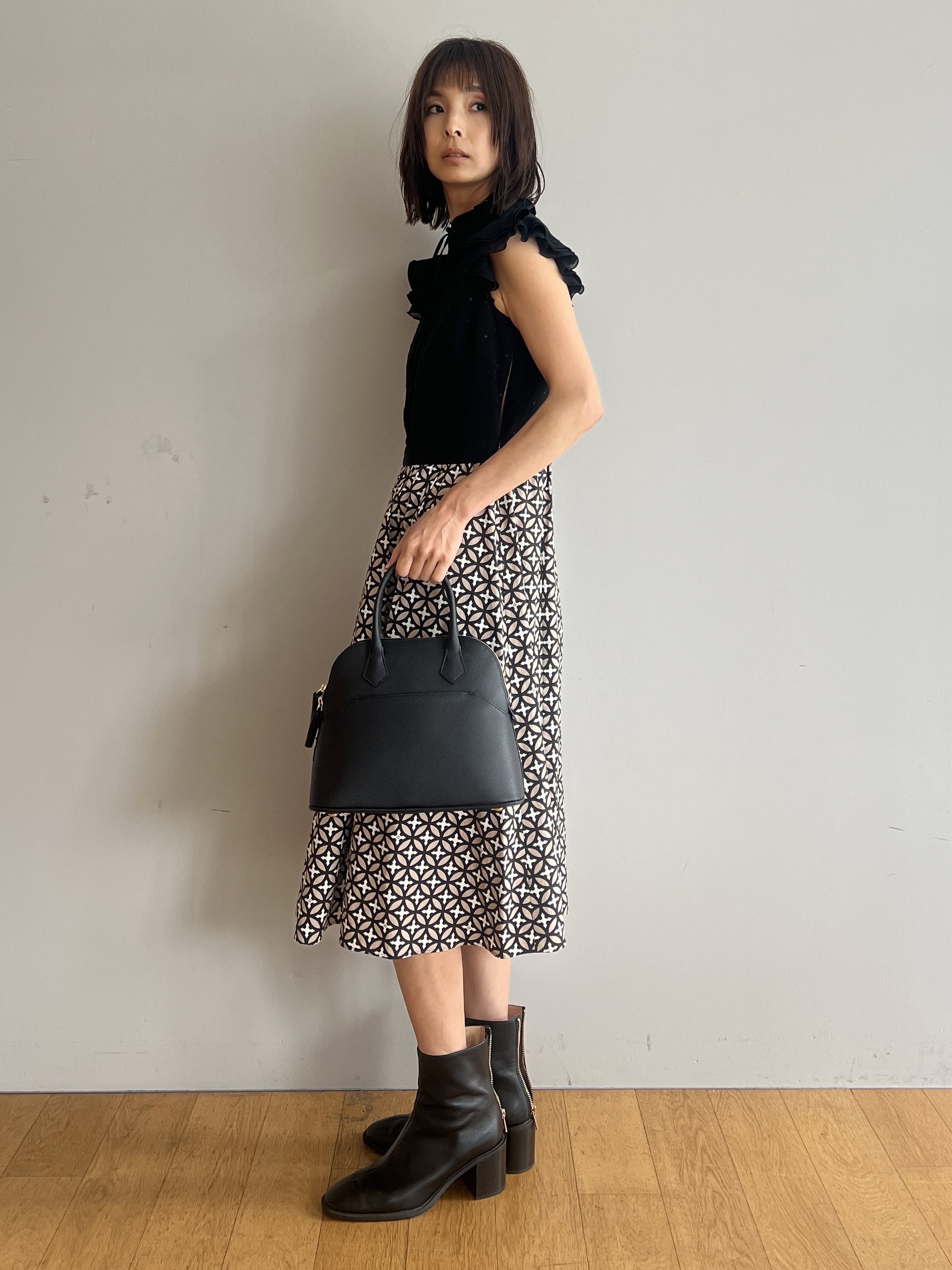 misaさんの「DRESSTERIOR｜◆mica della valle（ミカデラヴァッレ）Katia ハンドバッグ」を使ったコーディネート