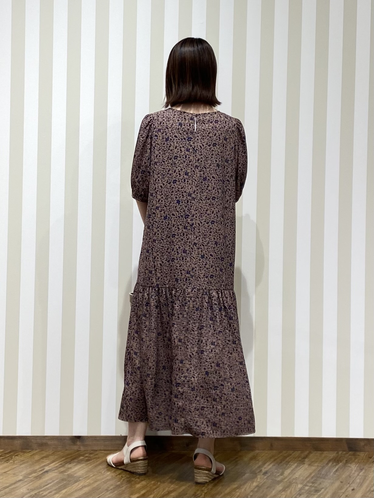 SAOさんの「SHOO･LA･RUE｜花柄ティアードワンピース」を使ったコーディネート