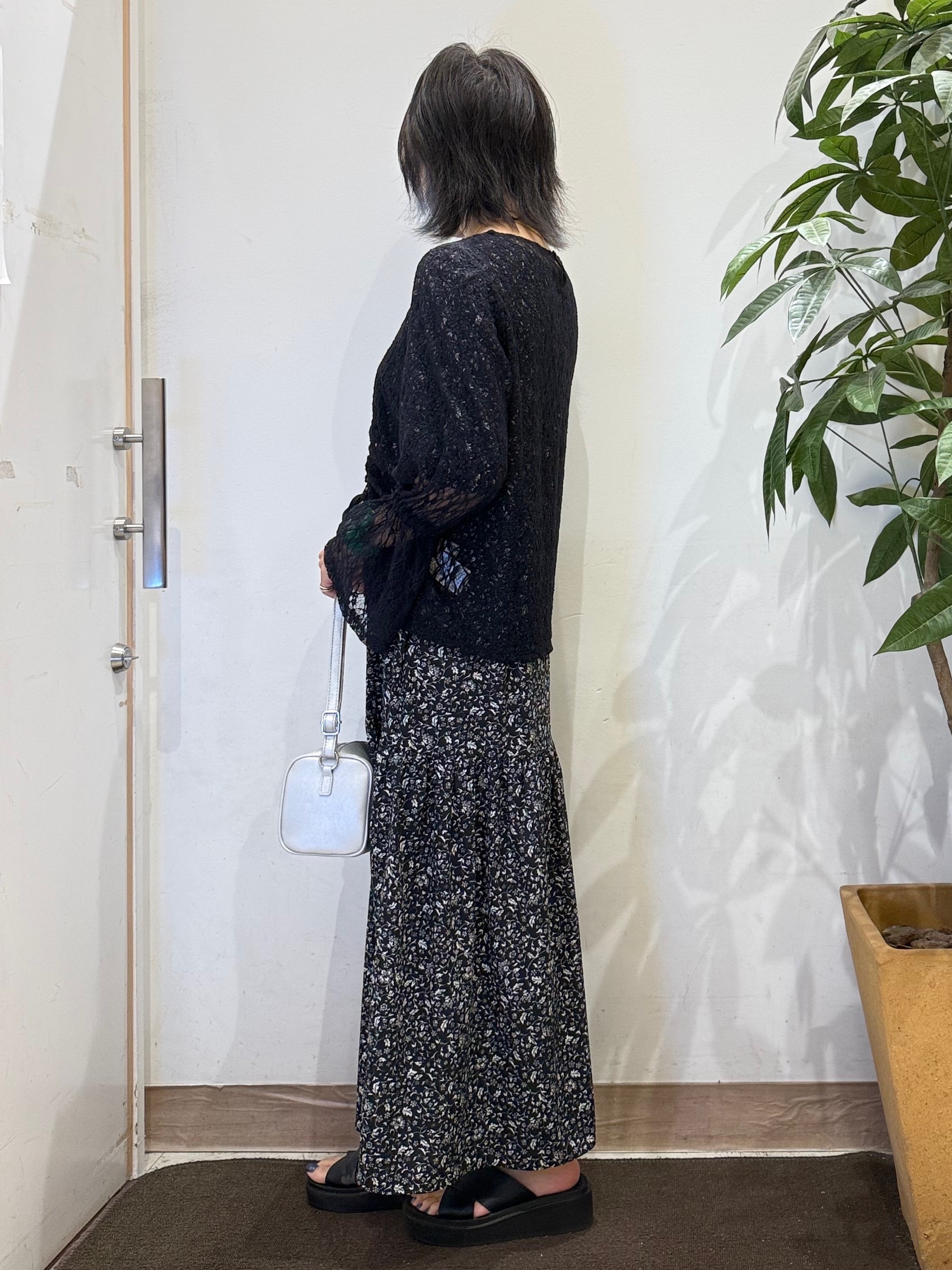 misakiさんの「SHOO･LA･RUE｜レースで華やかに映える 旬な透け感の レースシャーリングトップス」を使ったコーディネート
