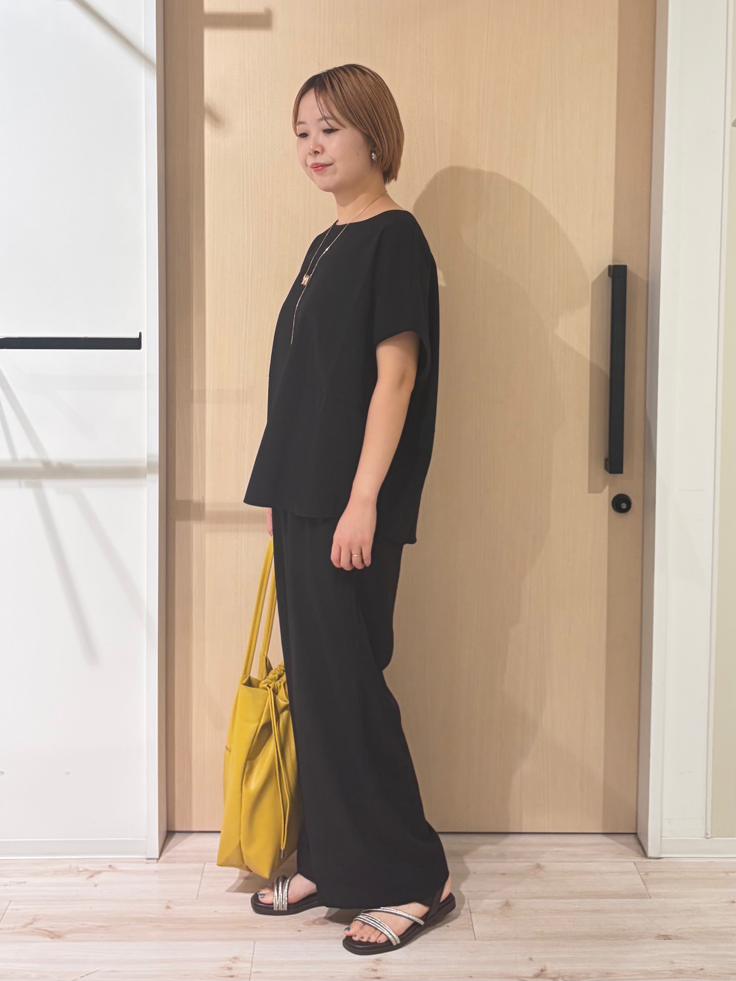 ひらしーさんの「SHOO･LA･RUE｜【洗濯機可/セットアップ可】軽凛(かろりん) シンプル上品 ひんやり切替コクーントップス」を使ったコーディネート