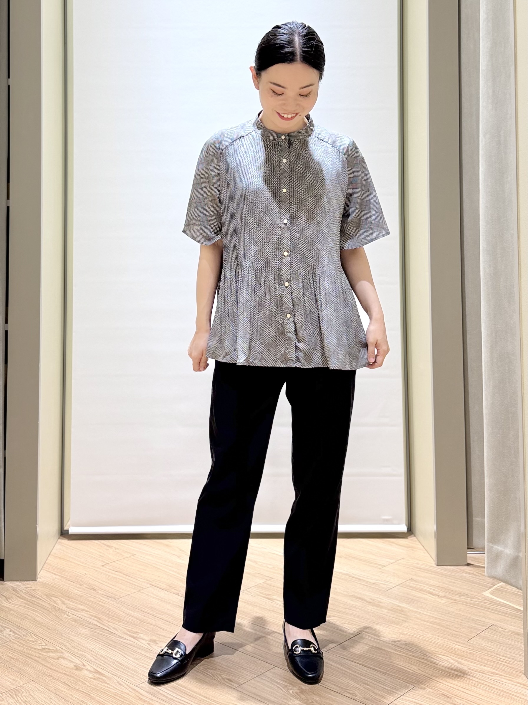あんりさんの「grove｜【体系カバー◎】大人フェミニン消しプリーツブラウス」を使ったコーディネート
