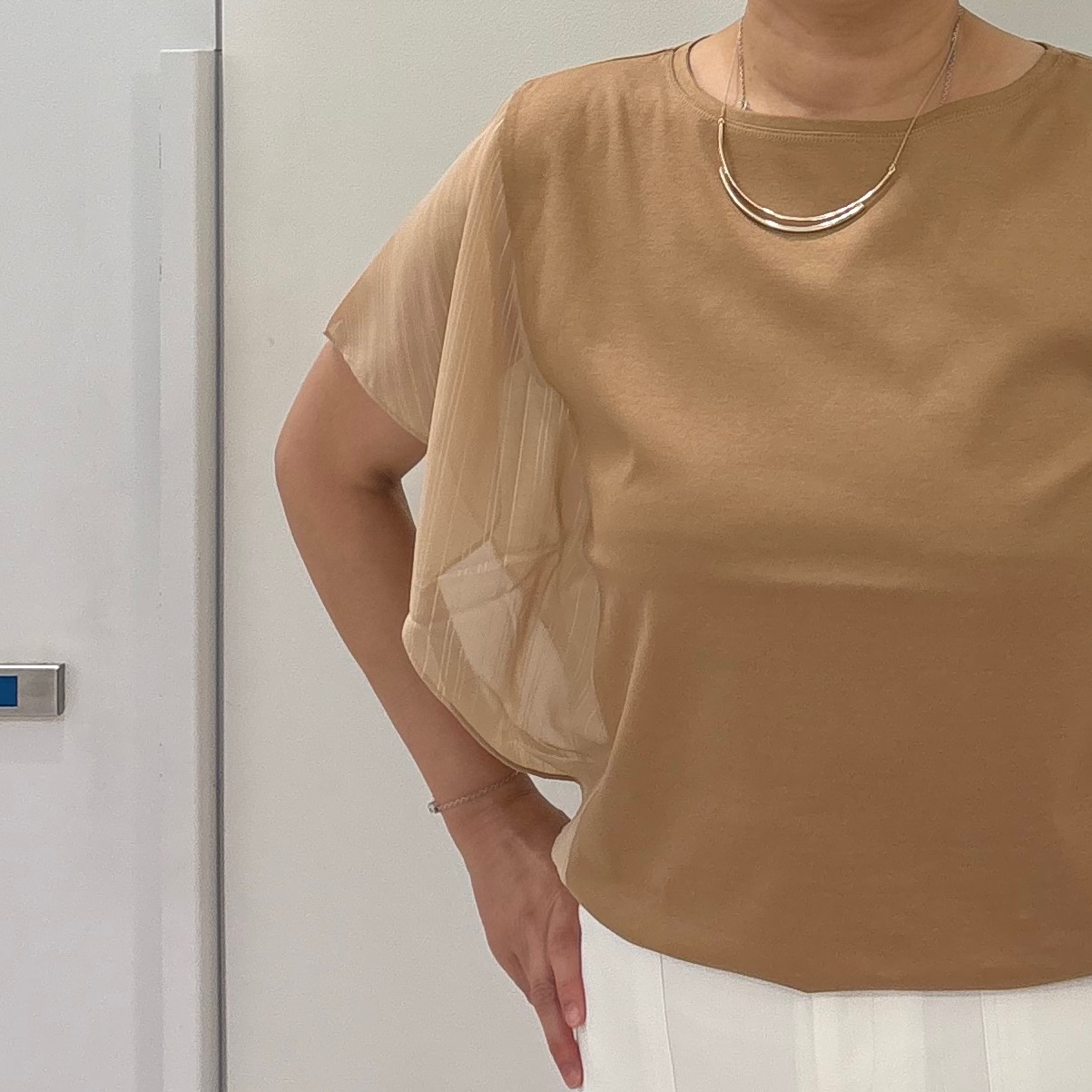 hIさんの「COUP DE CHANCE｜【手洗い可／日本製】フレンチシアーカットソー」を使ったコーディネート