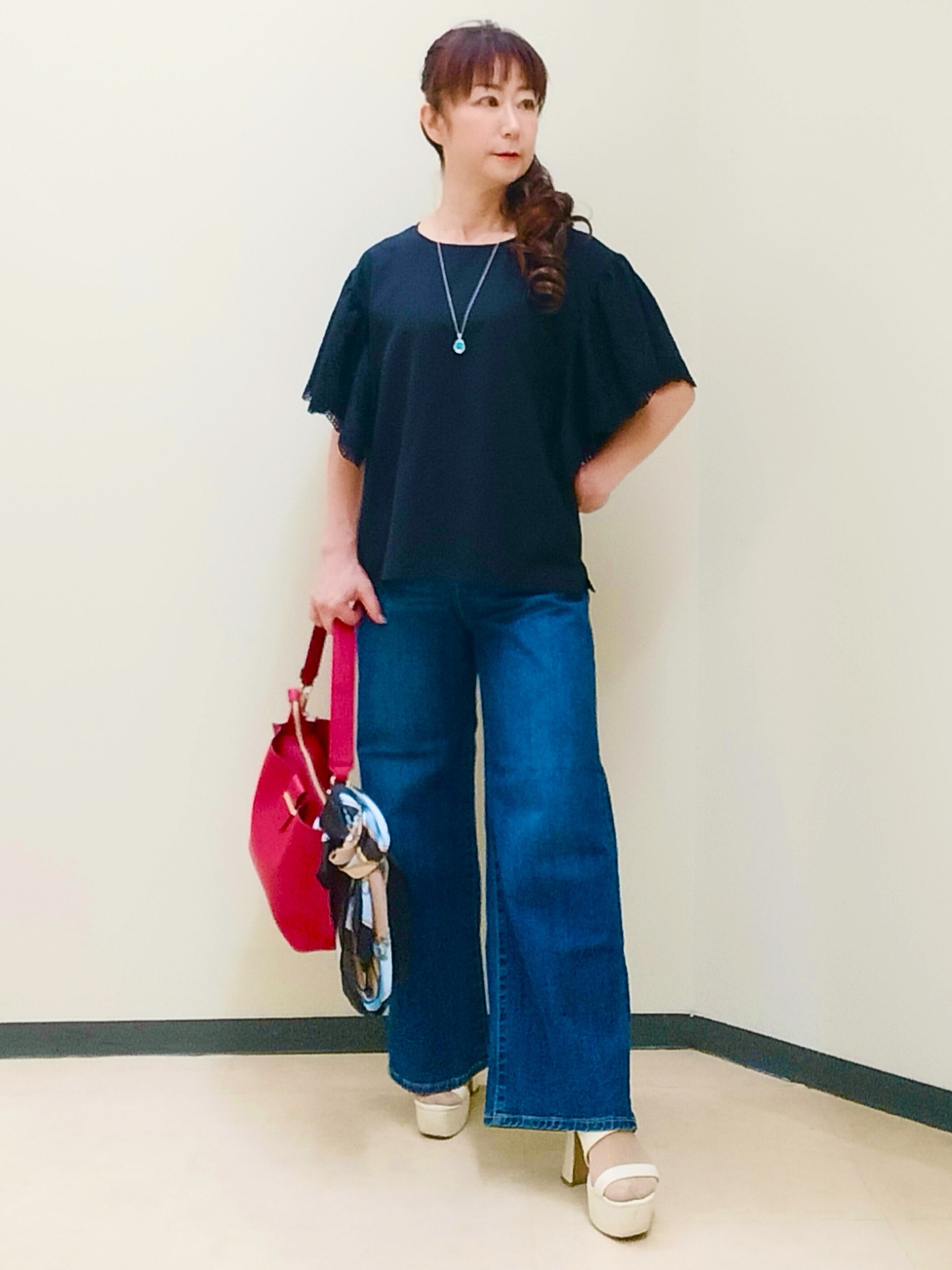 花さんの「Reflect｜【通勤◎】スカラップレーススリーブ ブラウス」を使ったコーディネート