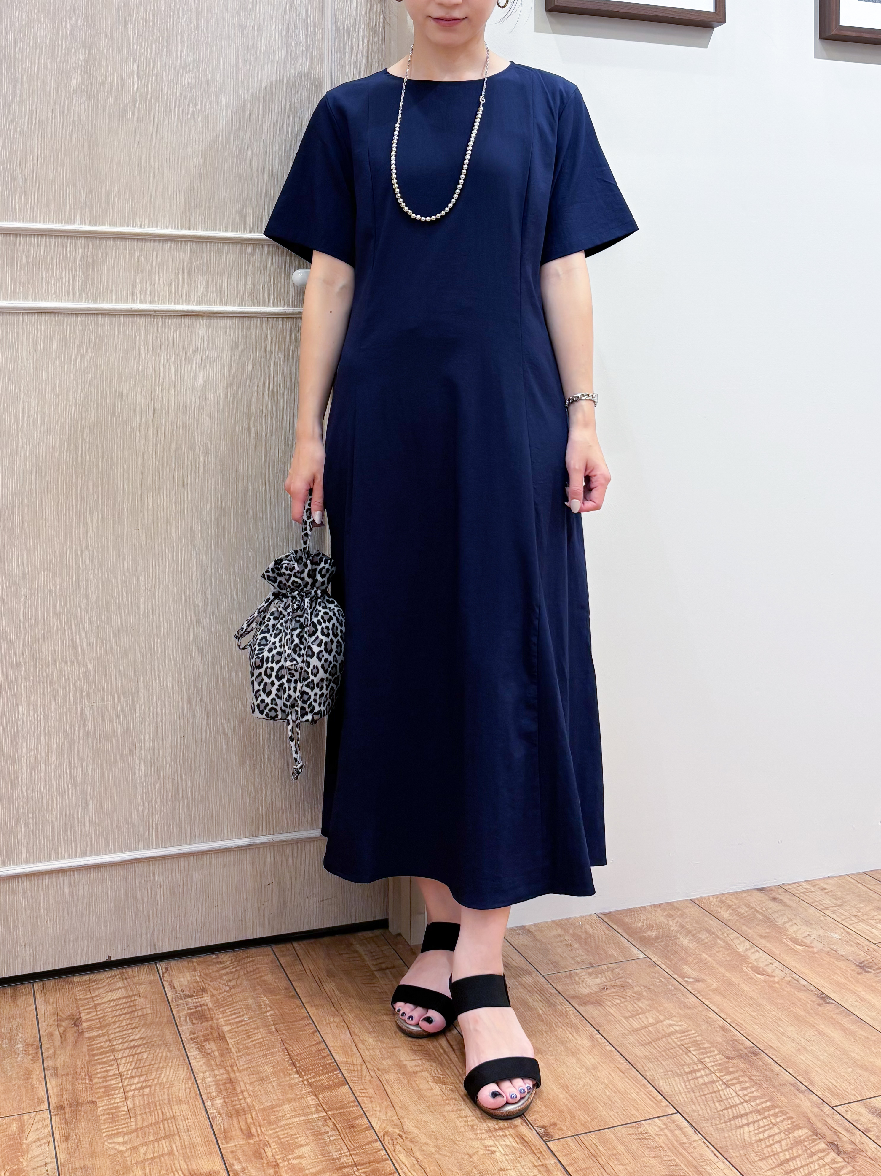 なみさんの「SHOO･LA･RUE｜【洗濯機可/選べる6色】程よいシアー感が涼し気 ゆったりワッシャードルマンブラウス」を使ったコーディネート