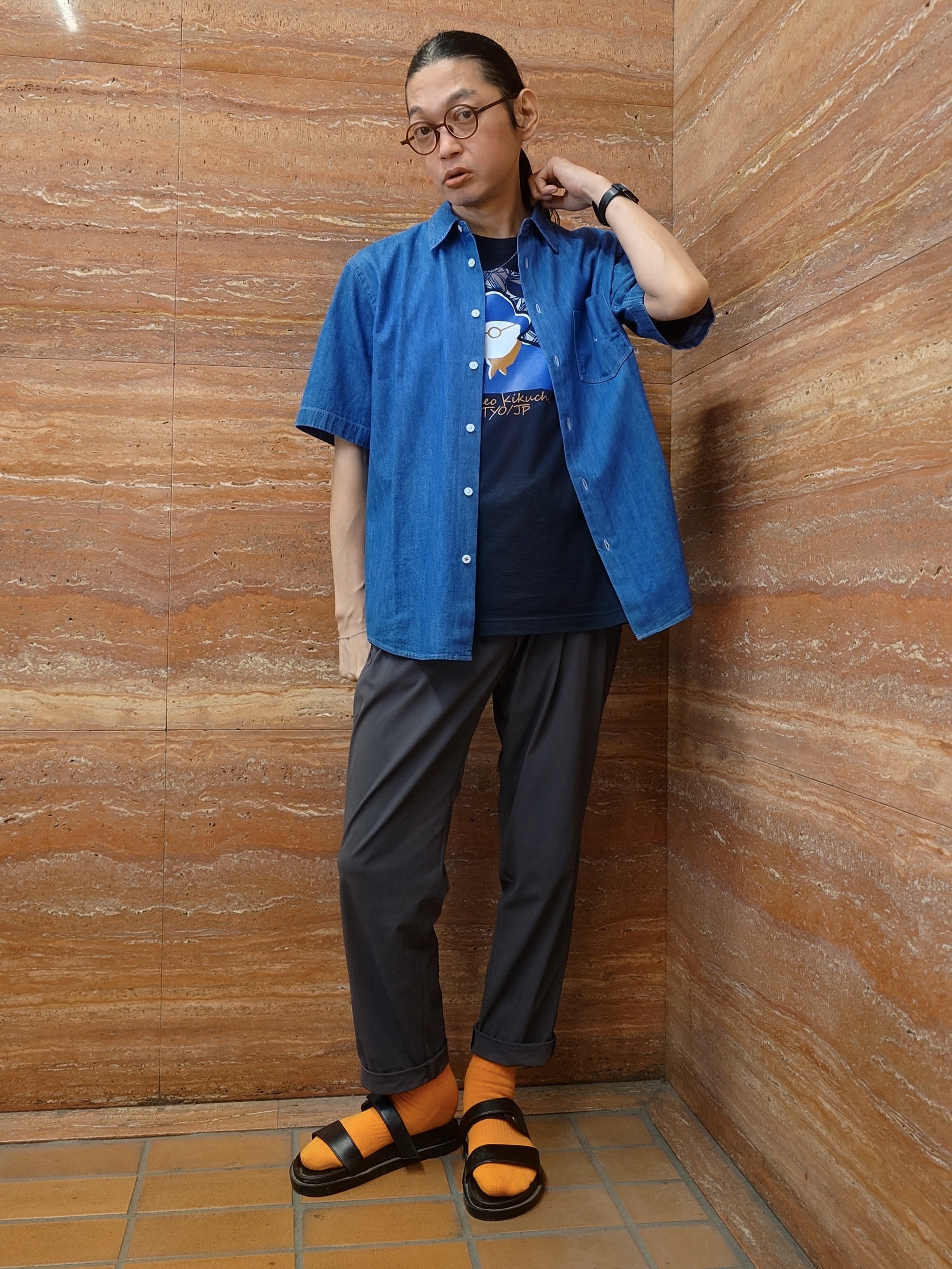 かしげるさんの「TAKEO KIKUCHI｜【BOWLER HAT LABEL】ボーラーハットウォーカー刺繍 半袖デニムシャツ」を使ったコーディネート