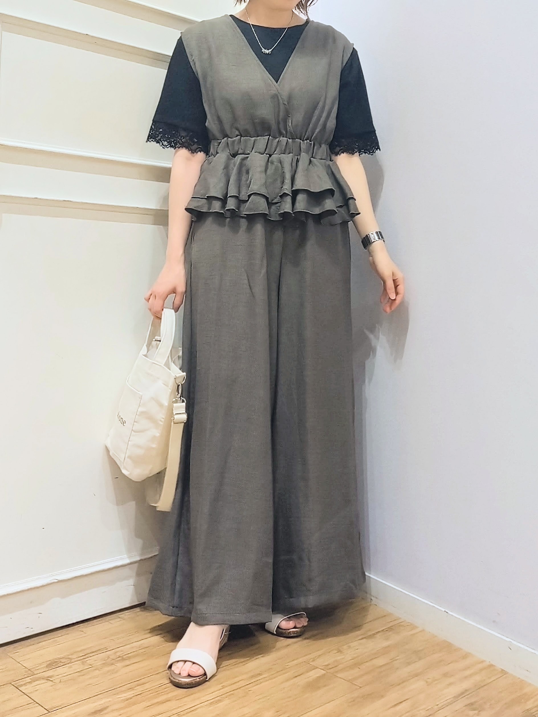 miomioさんの「SHOO･LA･RUE｜【ひんやり/UV/S-LL】柄アソート お袖レースが旬顔 上品に決まる大人Tシャツ」を使ったコーディネート