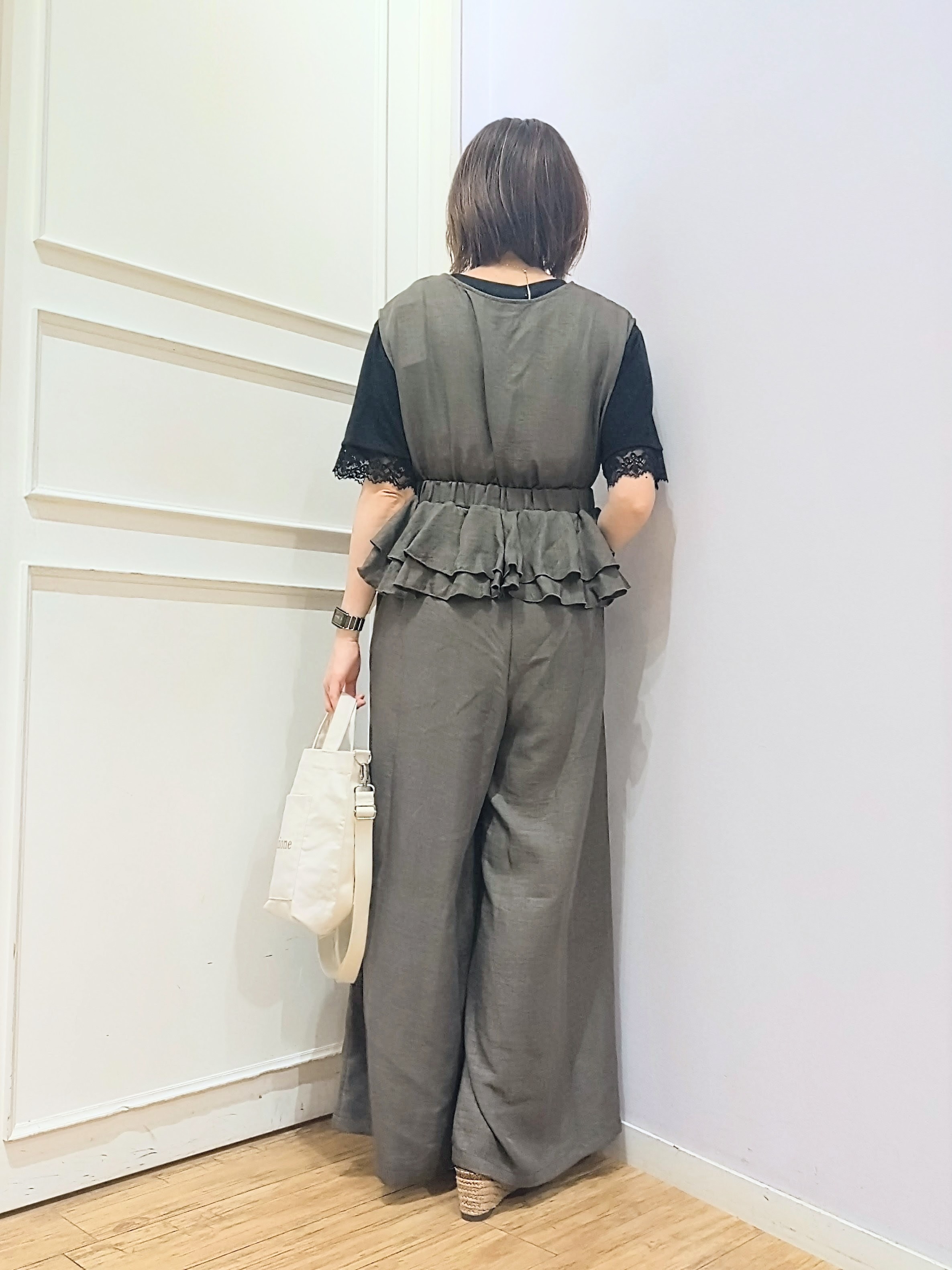 miomioさんの「SHOO･LA･RUE｜【ひんやり/UV/S-LL】柄アソート お袖レースが旬顔 上品に決まる大人Tシャツ」を使ったコーディネート