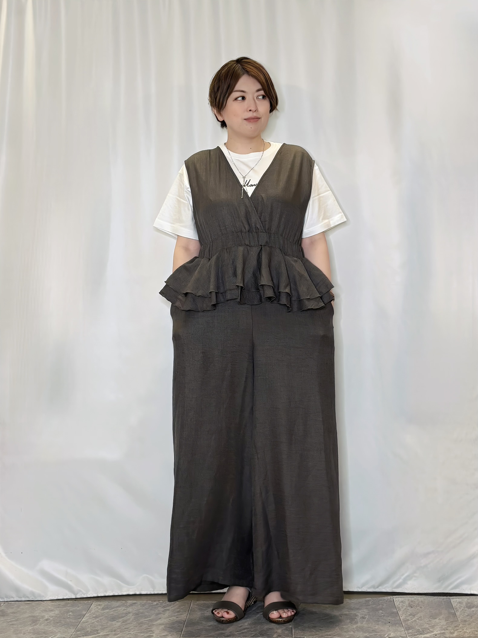 たみさんの「SHOO･LA･RUE｜【S-LL】大人っぽく着られる ジェルロゴプリントTシャツ」を使ったコーディネート