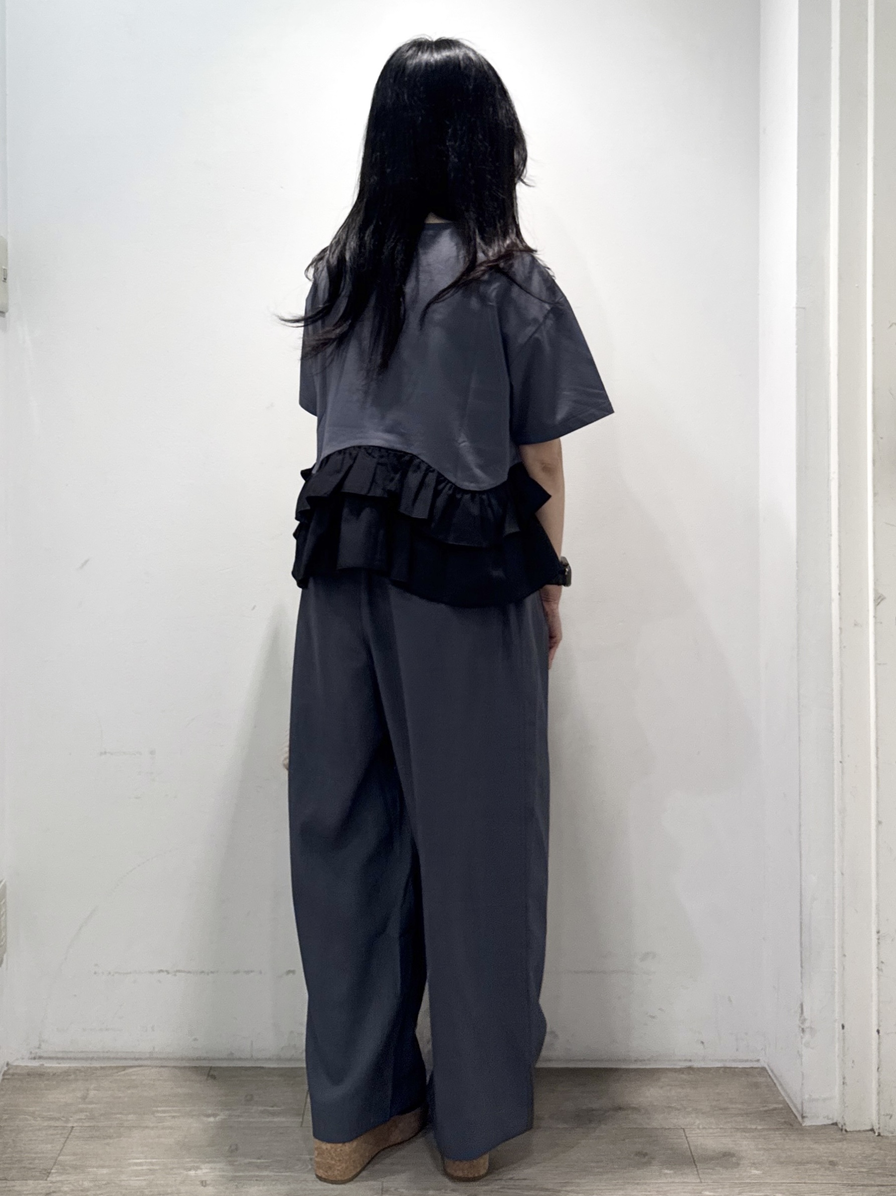 yuicciさんの「OPAQUE.CLIP｜裾フリルドッキングTシャツ【洗濯機OK】」を使ったコーディネート