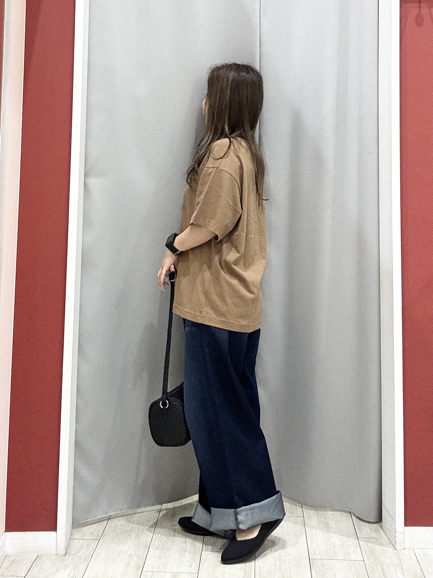 shioさんの「SHOO･LA･RUE｜【S-LL】大人っぽく着られる ジェルロゴプリントTシャツ」を使ったコーディネート