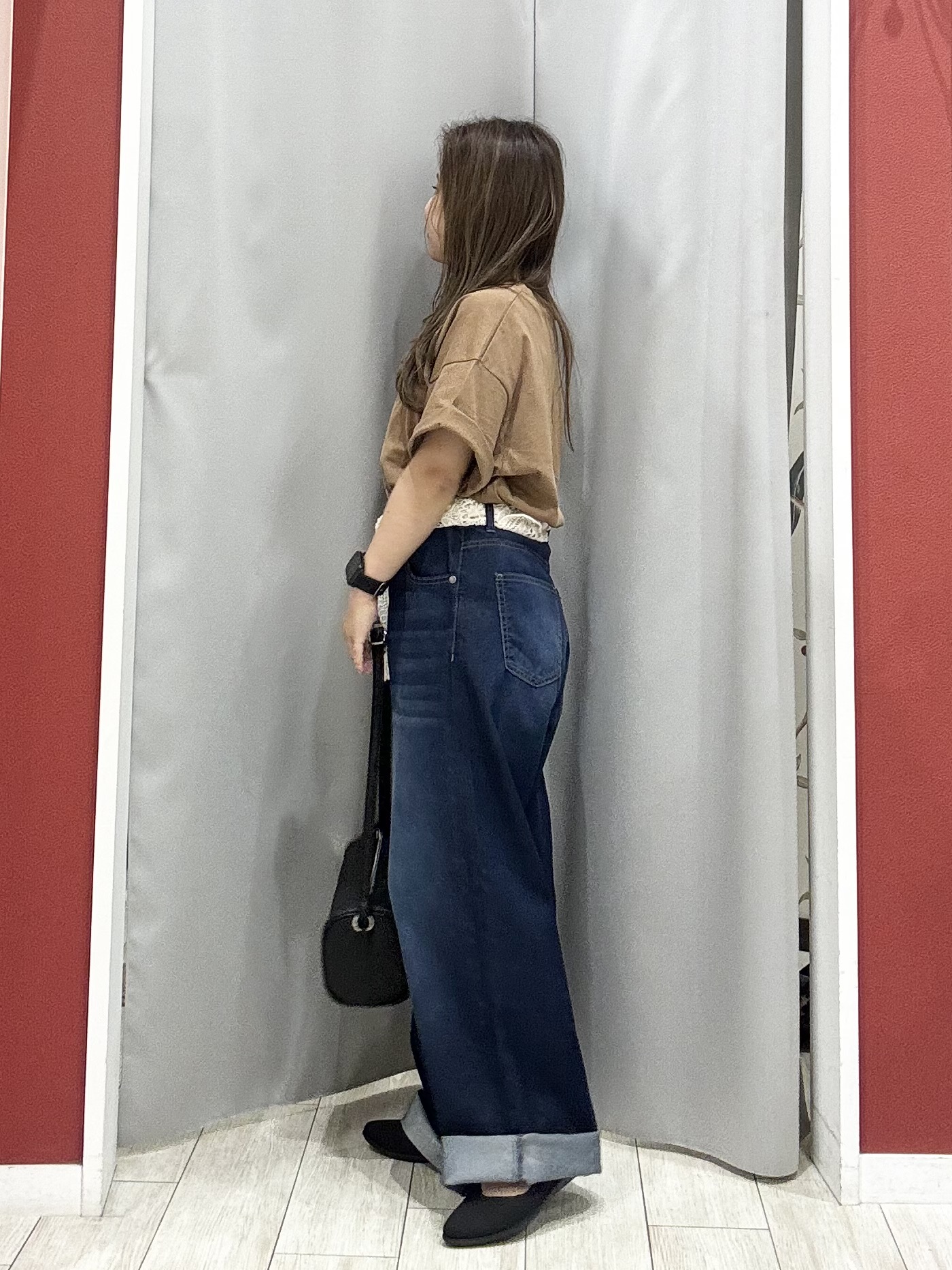 shioさんの「SHOO･LA･RUE｜【S-LL】大人っぽく着られる ジェルロゴプリントTシャツ」を使ったコーディネート