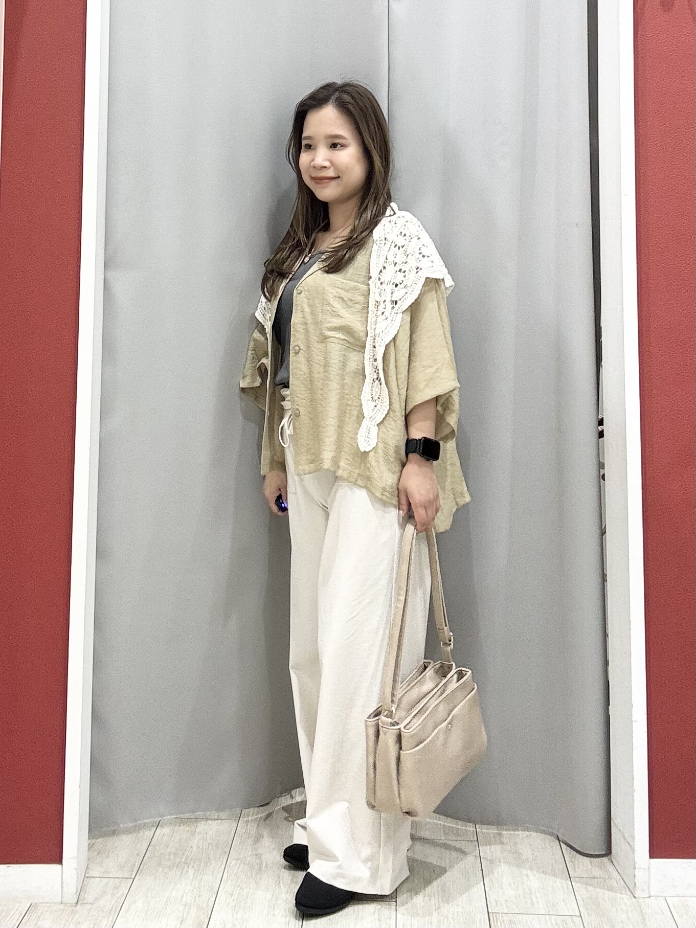 shioさんの「SHOO･LA･RUE｜【S-LL/洗濯機可】抜け感たっぷり 程よい透け感のポケット付きシャツ」を使ったコーディネート