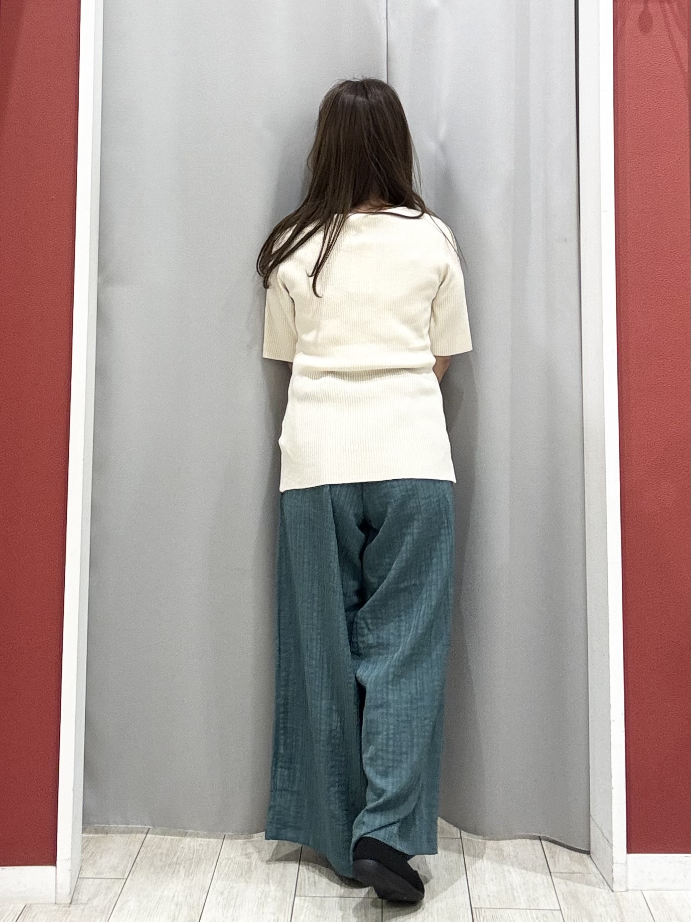 shioさんの「SHOO･LA･RUE｜【通気性〇/S-LL/洗濯機可】さらりと心地よい。ノーカラーシャツ」を使ったコーディネート