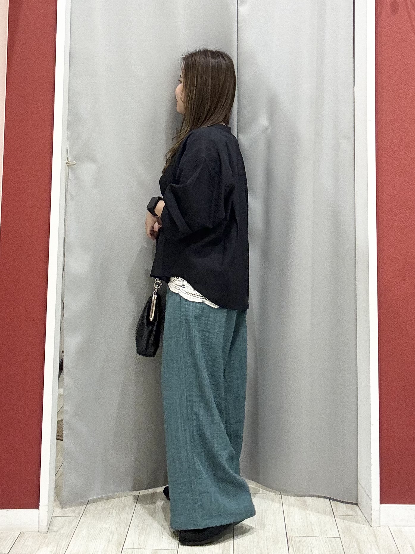 shioさんの「SHOO･LA･RUE｜【通気性〇/S-LL/洗濯機可】さらりと心地よい。ノーカラーシャツ」を使ったコーディネート
