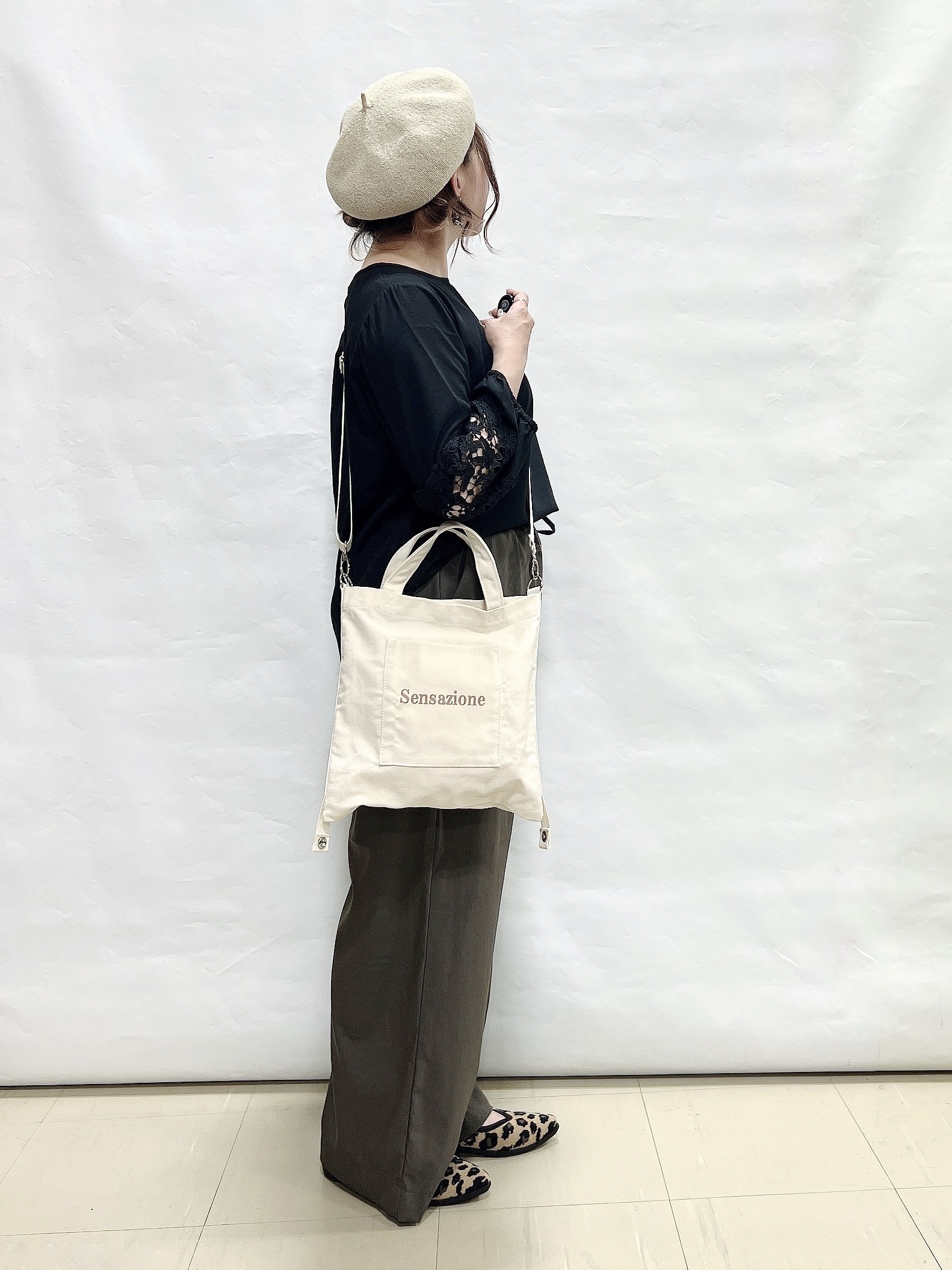 YUIさんの「SHOO･LA･RUE｜【洗濯機可/S-LL/洗濯後しわになりにくい】お袖レースデザインブラウス」を使ったコーディネート