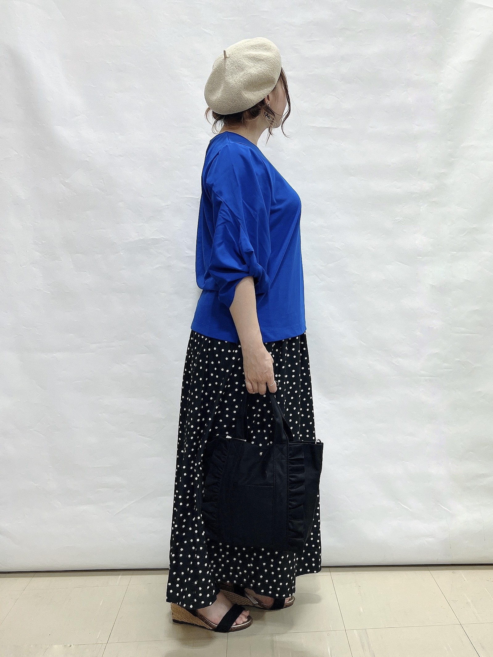 YUIさんの「SHOO･LA･RUE｜Tシャツ以上ブラウス未満 ツイストスリーブの上品トップス」を使ったコーディネート