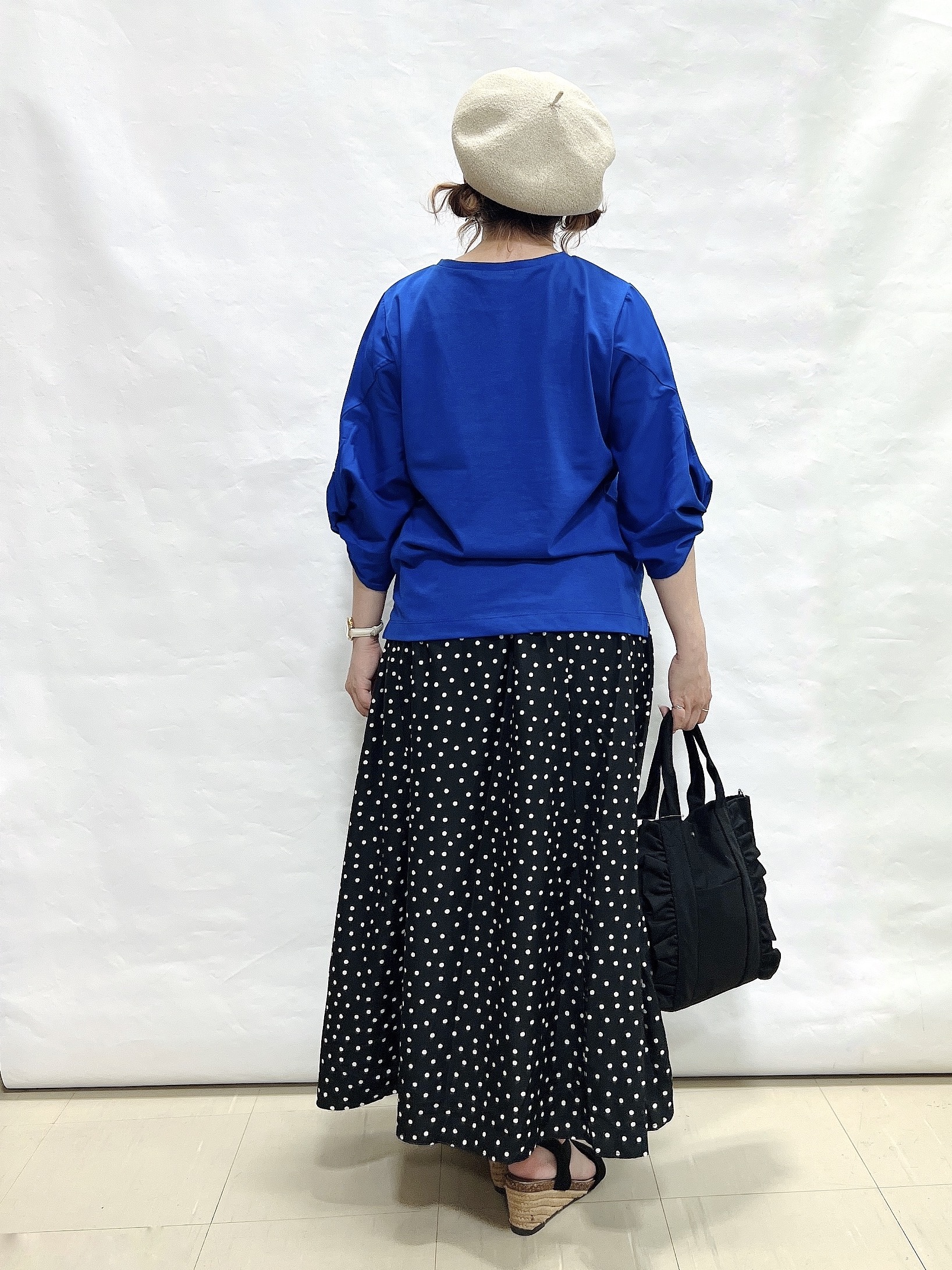 YUIさんの「SHOO･LA･RUE｜Tシャツ以上ブラウス未満 ツイストスリーブの上品トップス」を使ったコーディネート