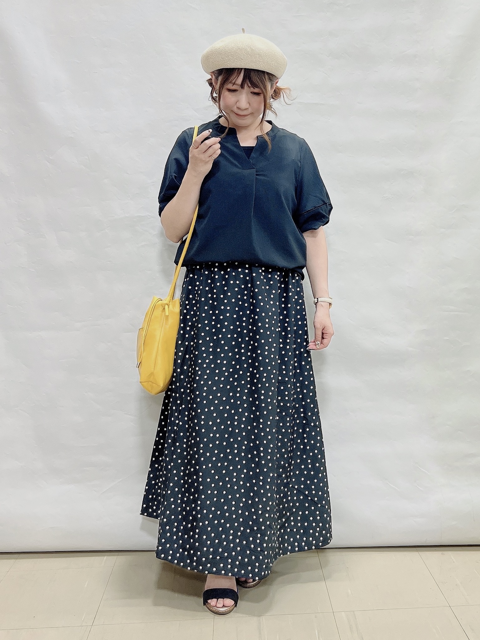 YUIさんの「SHOO･LA･RUE｜【洗濯後しわになりにくい/インせずきまる】お袖のハシゴレースが涼やかな印象 麻調スキッパーブラウス」を使ったコーディネート
