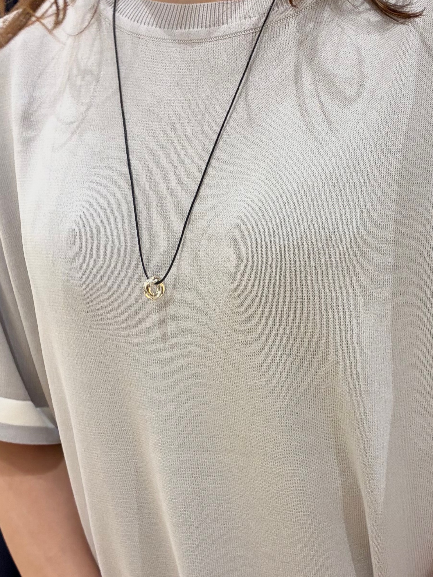 Orikaさんの「grove｜【シリーズ累計36万枚／UVカット・ひんやり・洗濯機OK】やわらかドライタッチレースドッキングニット」を使ったコーディネート