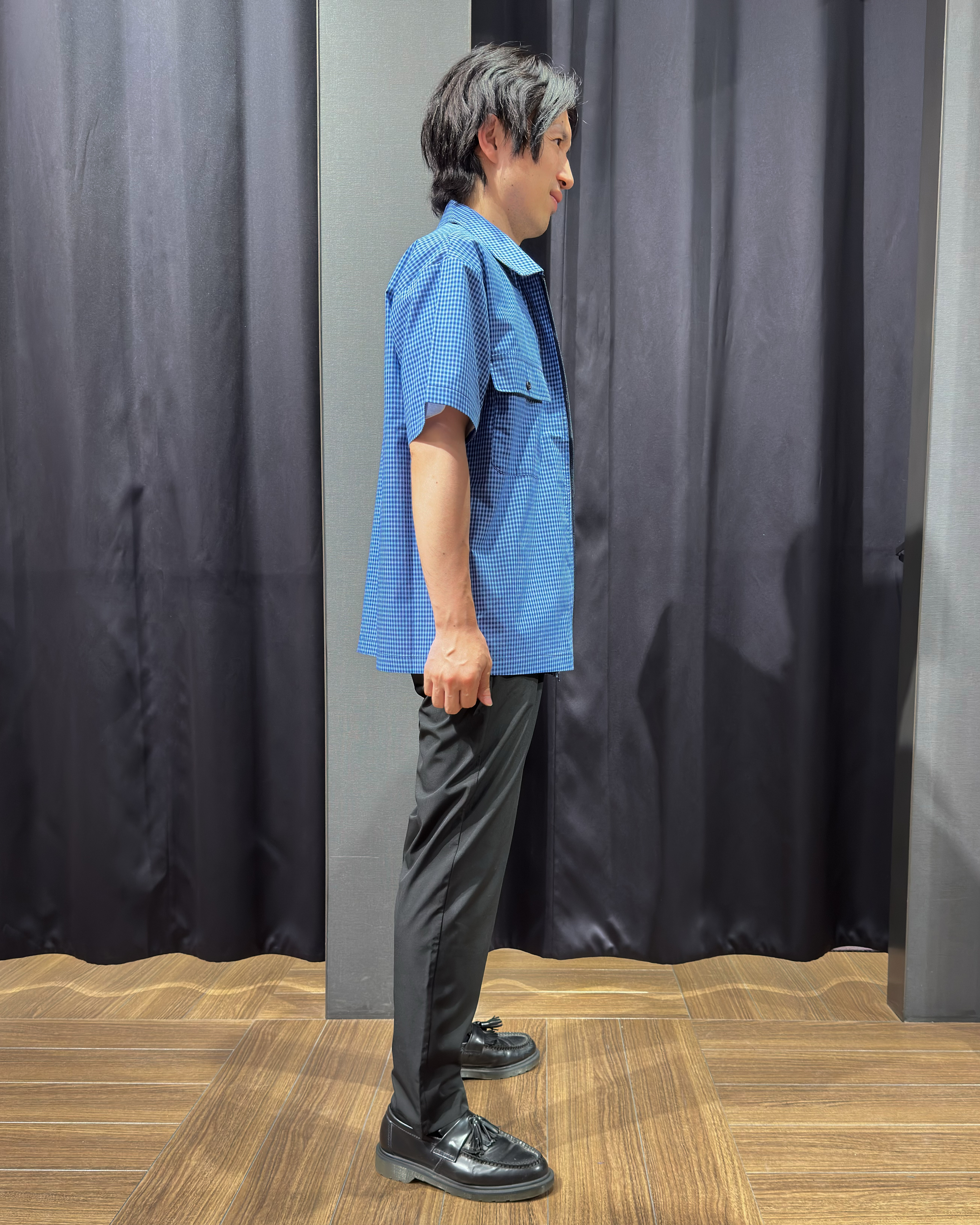 tomoyaさんの「THE SHOP TK｜【セットアップ可／洗濯機OK】アソート ジップ半袖シャツ」を使ったコーディネート