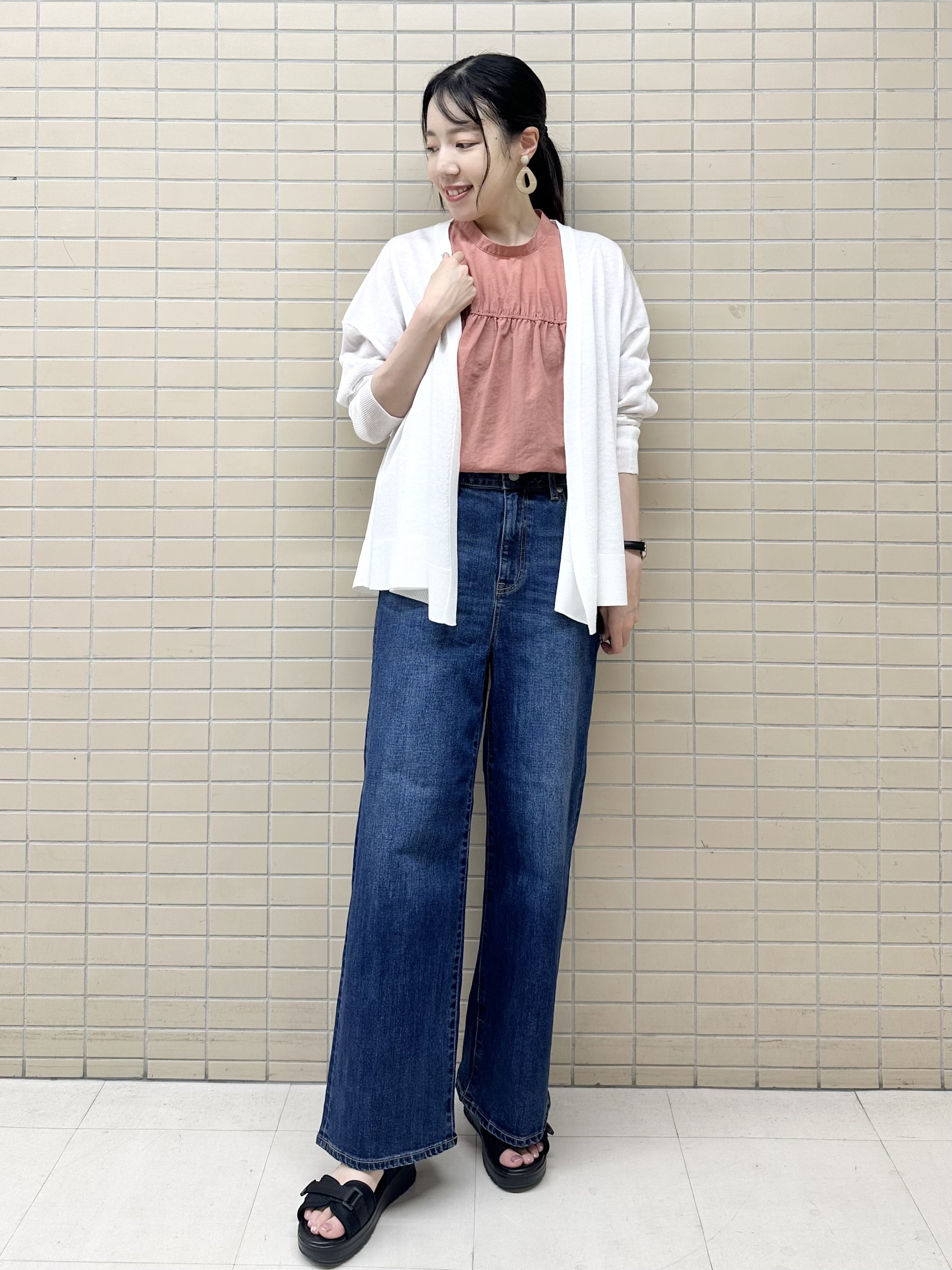 Momoさんの「Reflect｜【冷房対策に◎】すっきり見え着流しカーディガン」を使ったコーディネート